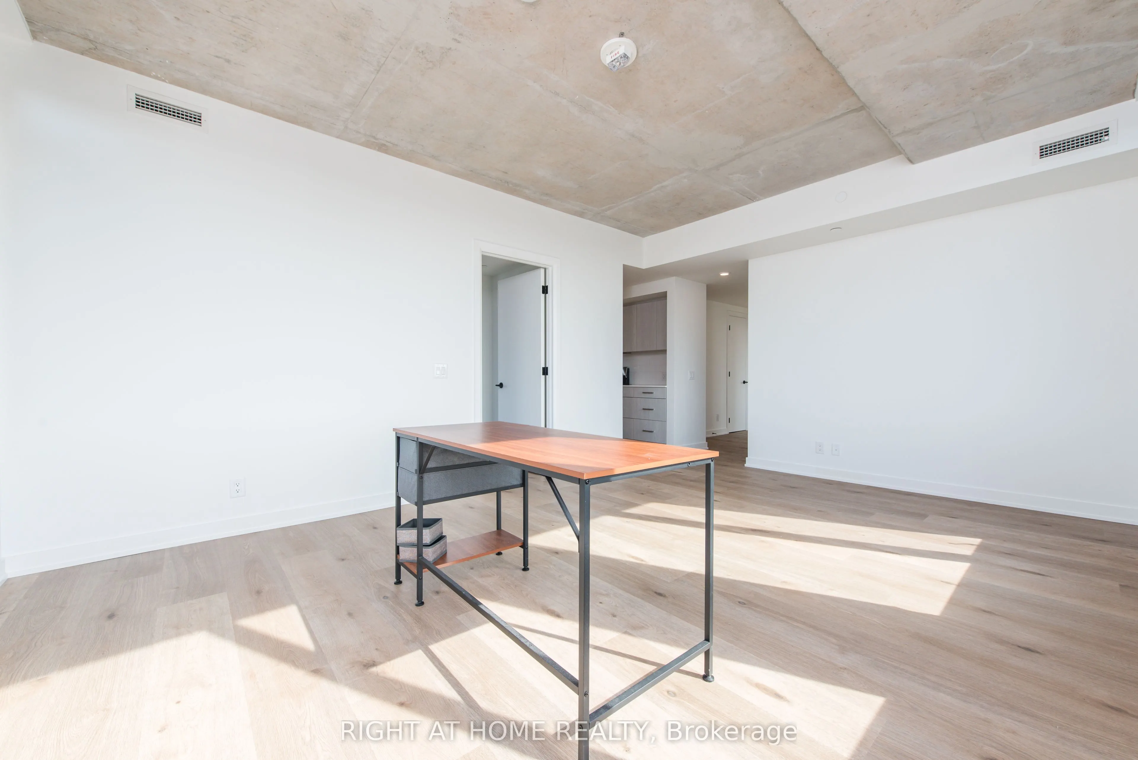 7 Fairbank Avenue W, #601