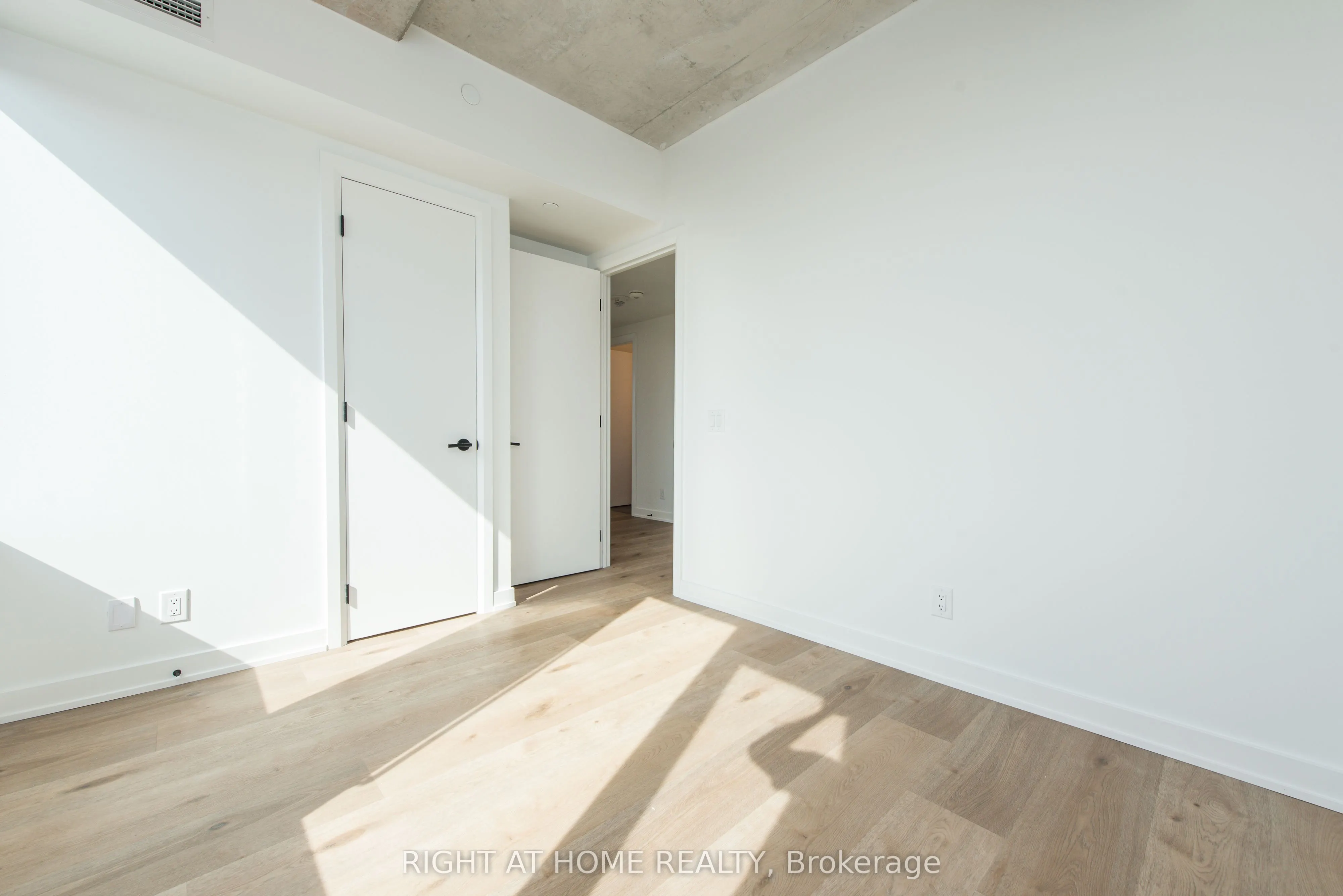 7 Fairbank Avenue W, #601
