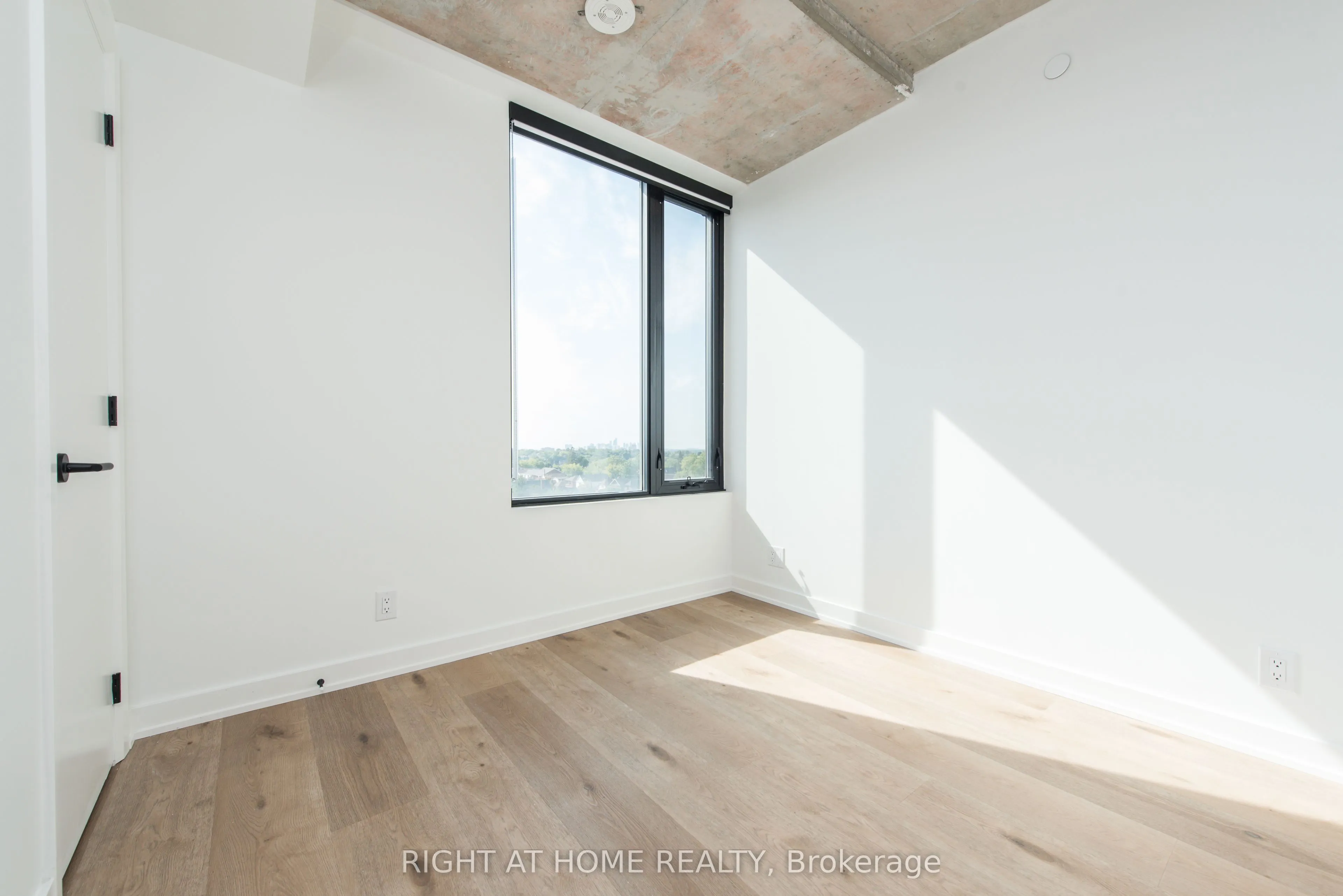 7 Fairbank Avenue W, #601
