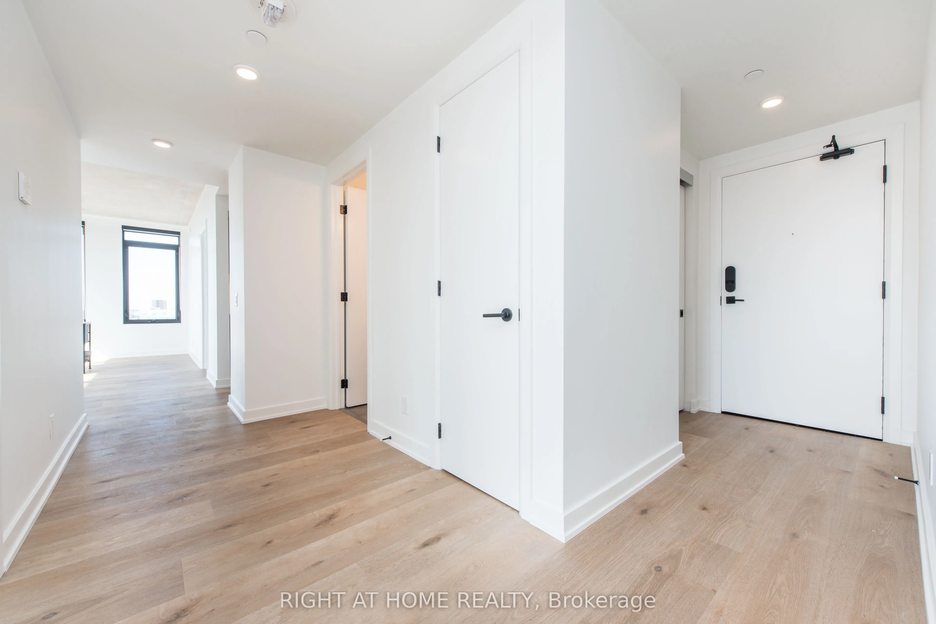 7 Fairbank Avenue W, #601