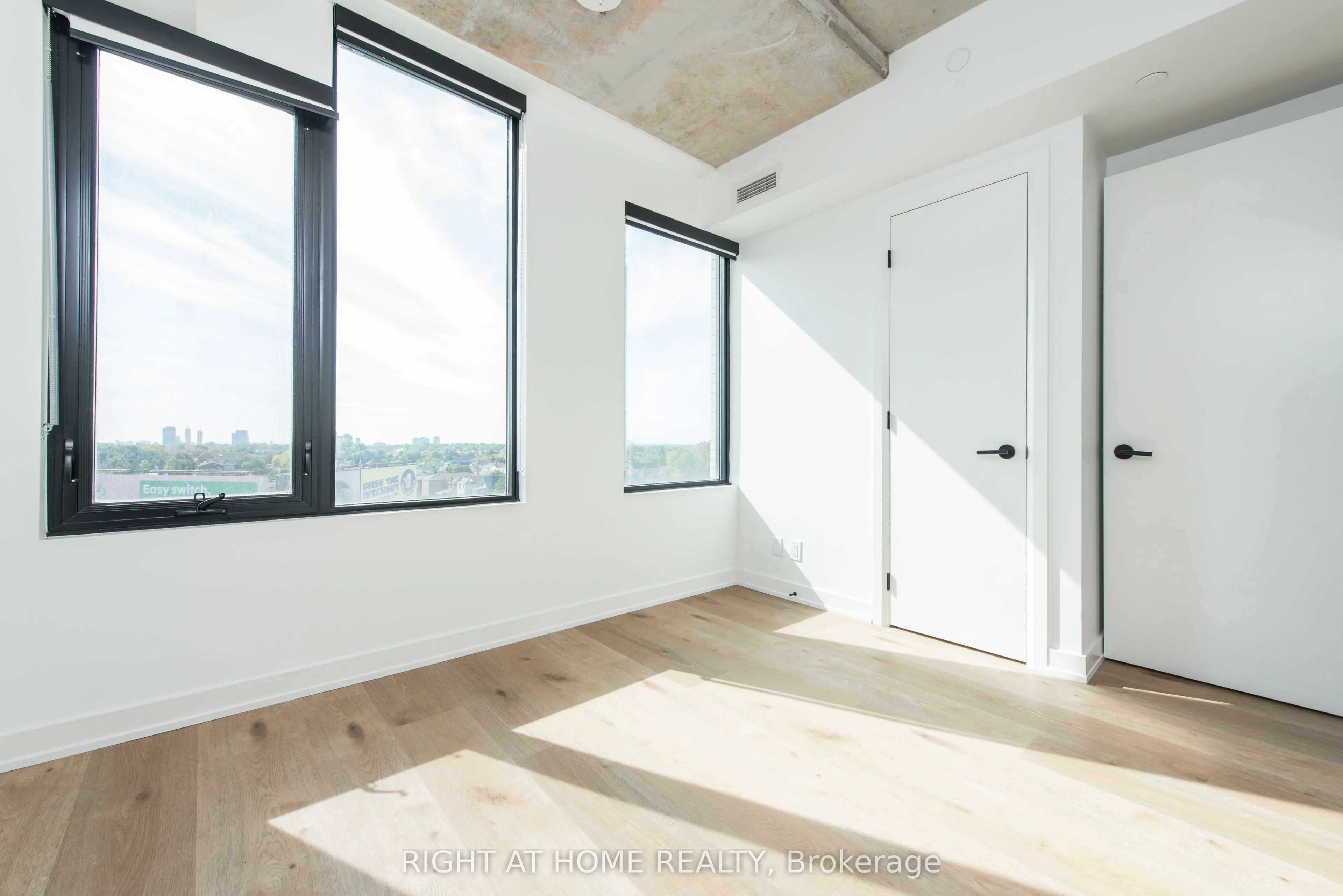 7 Fairbank Avenue W, #601