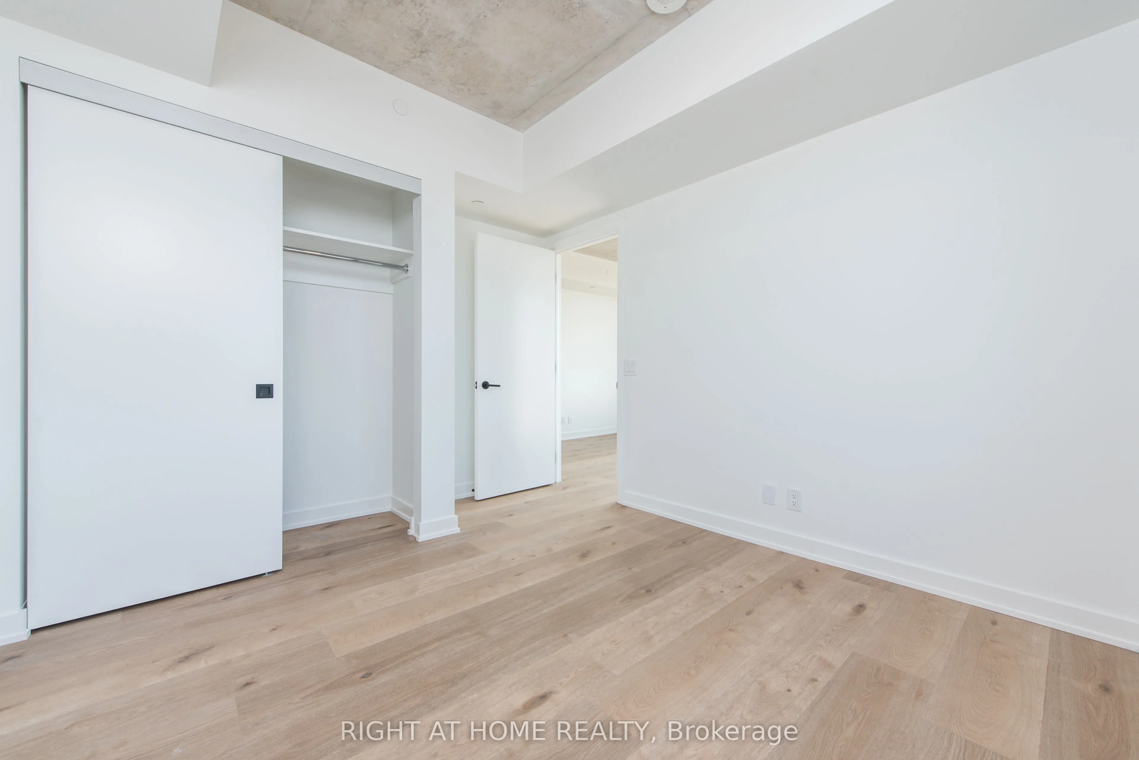 7 Fairbank Avenue W, #601
