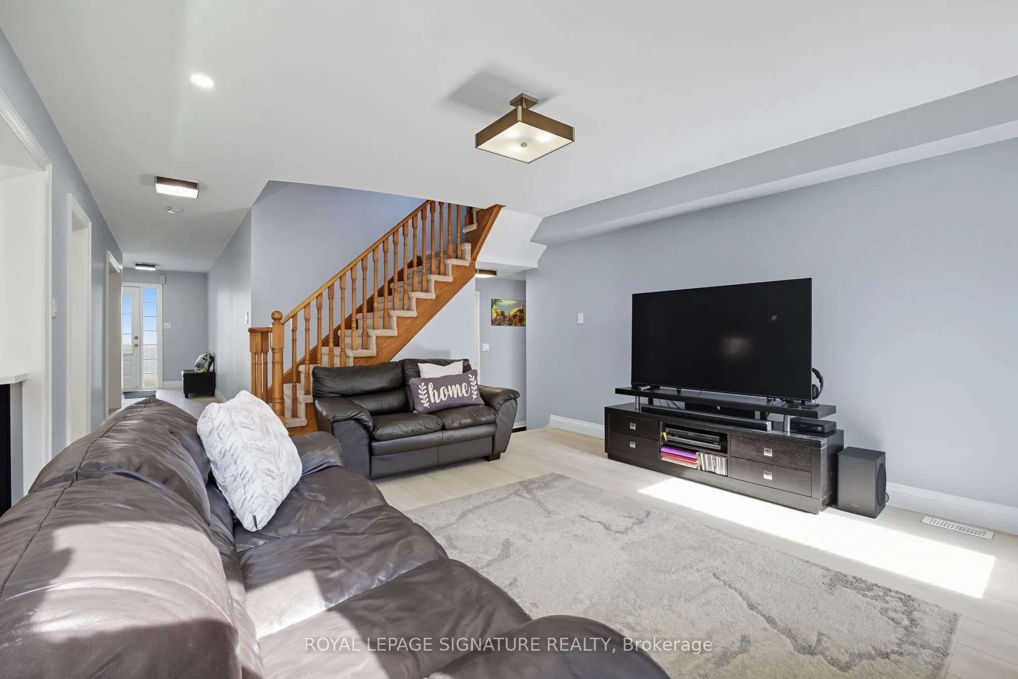 2105 Newell Crescent