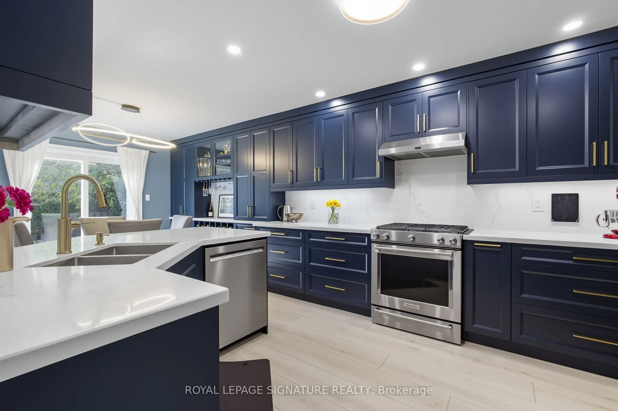 2105 Newell Crescent