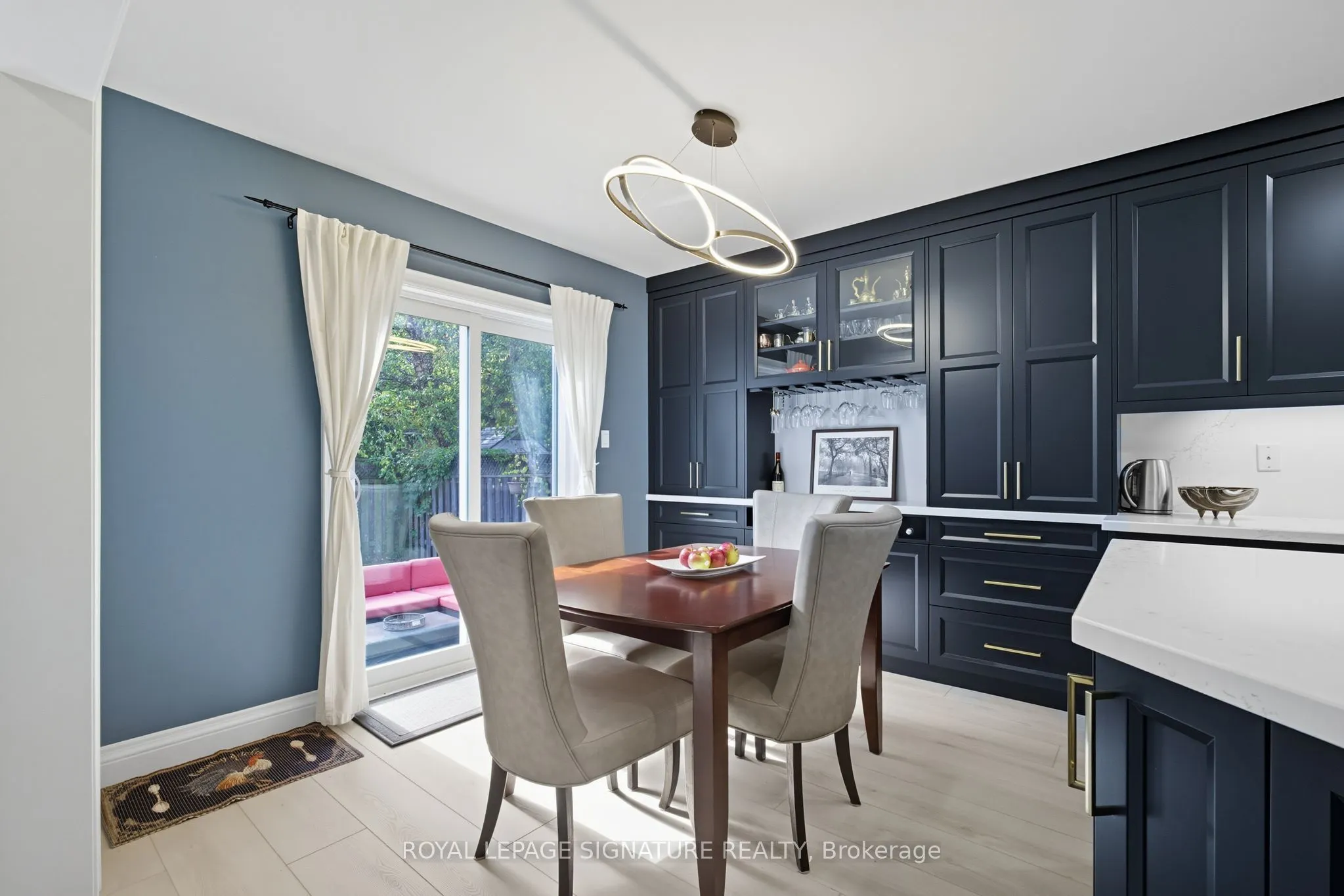 2105 Newell Crescent