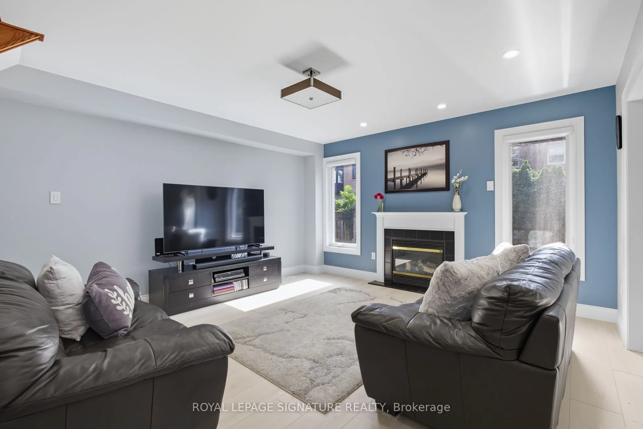 2105 Newell Crescent
