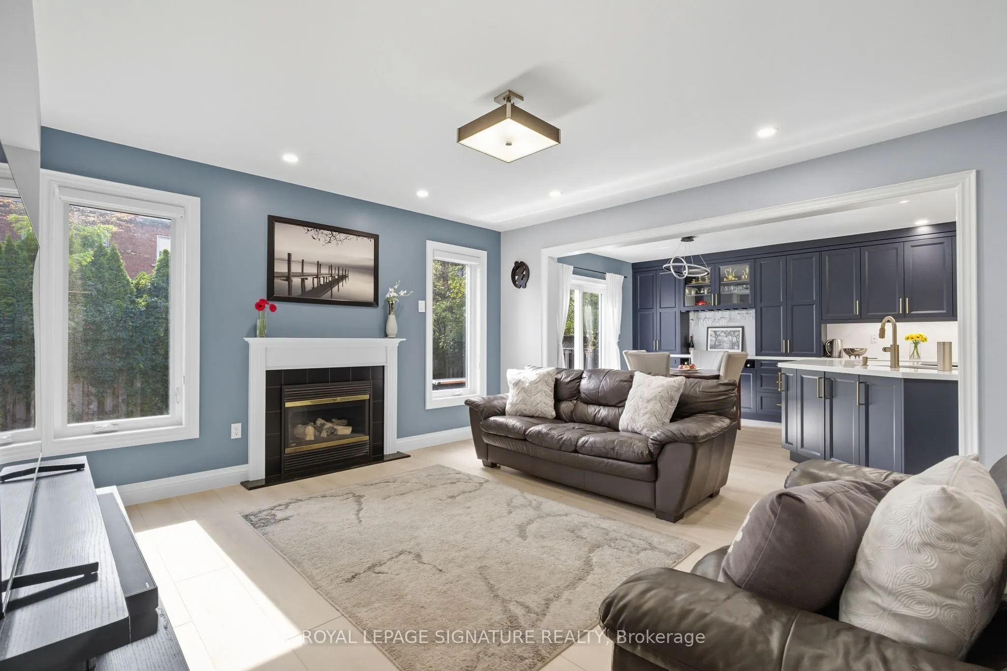 2105 Newell Crescent