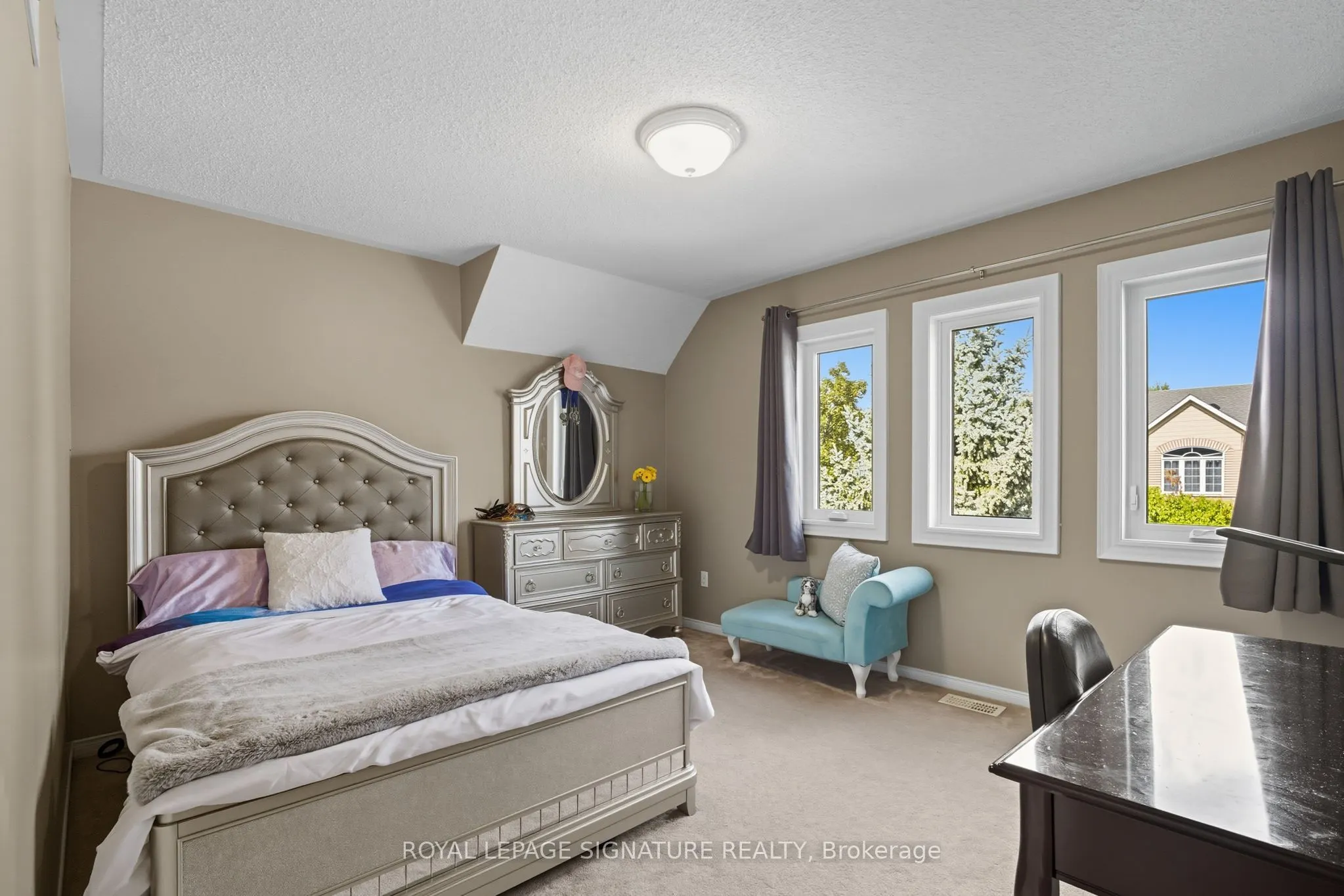 2105 Newell Crescent
