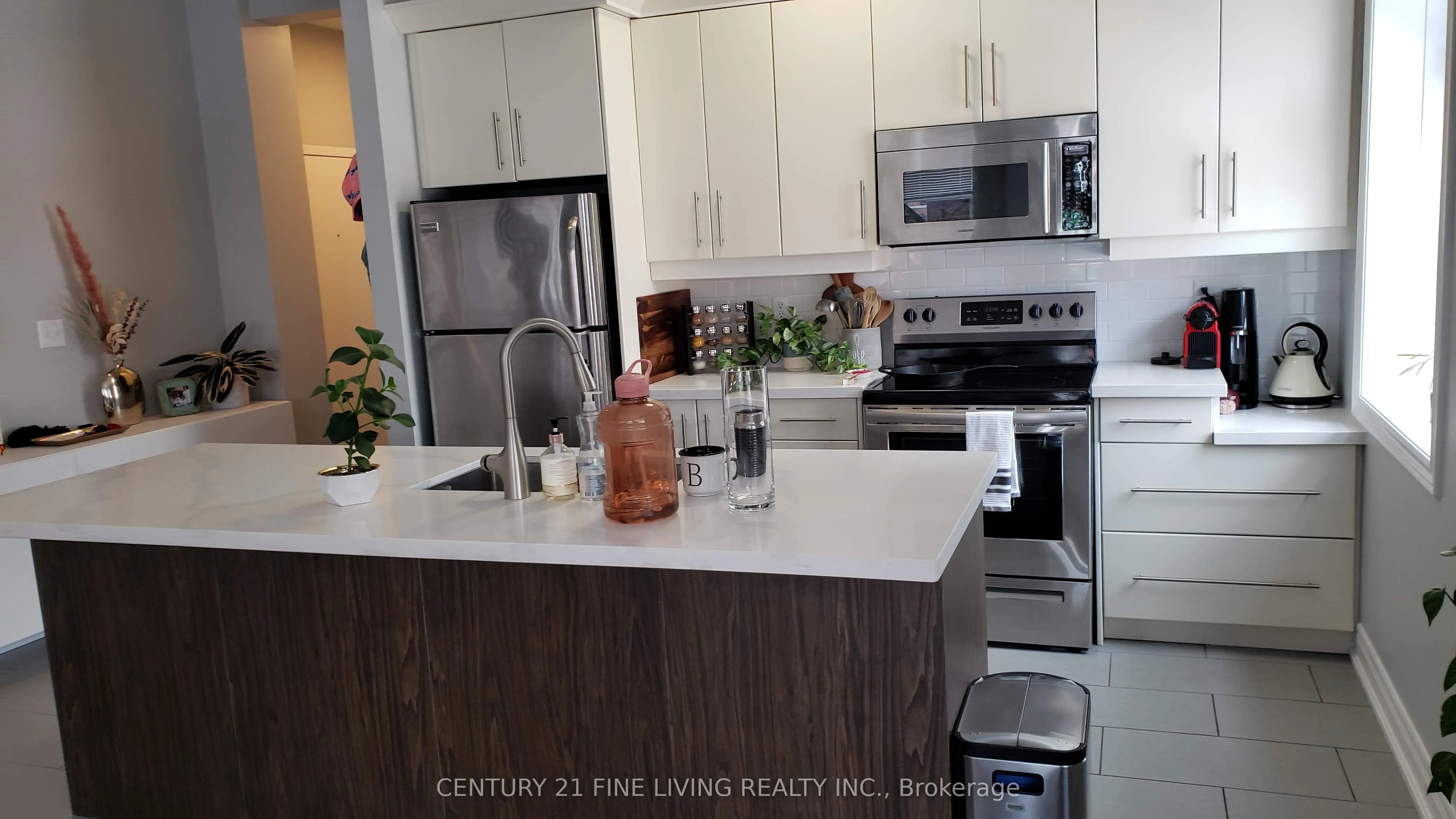 3077 Dundas Street W, #201