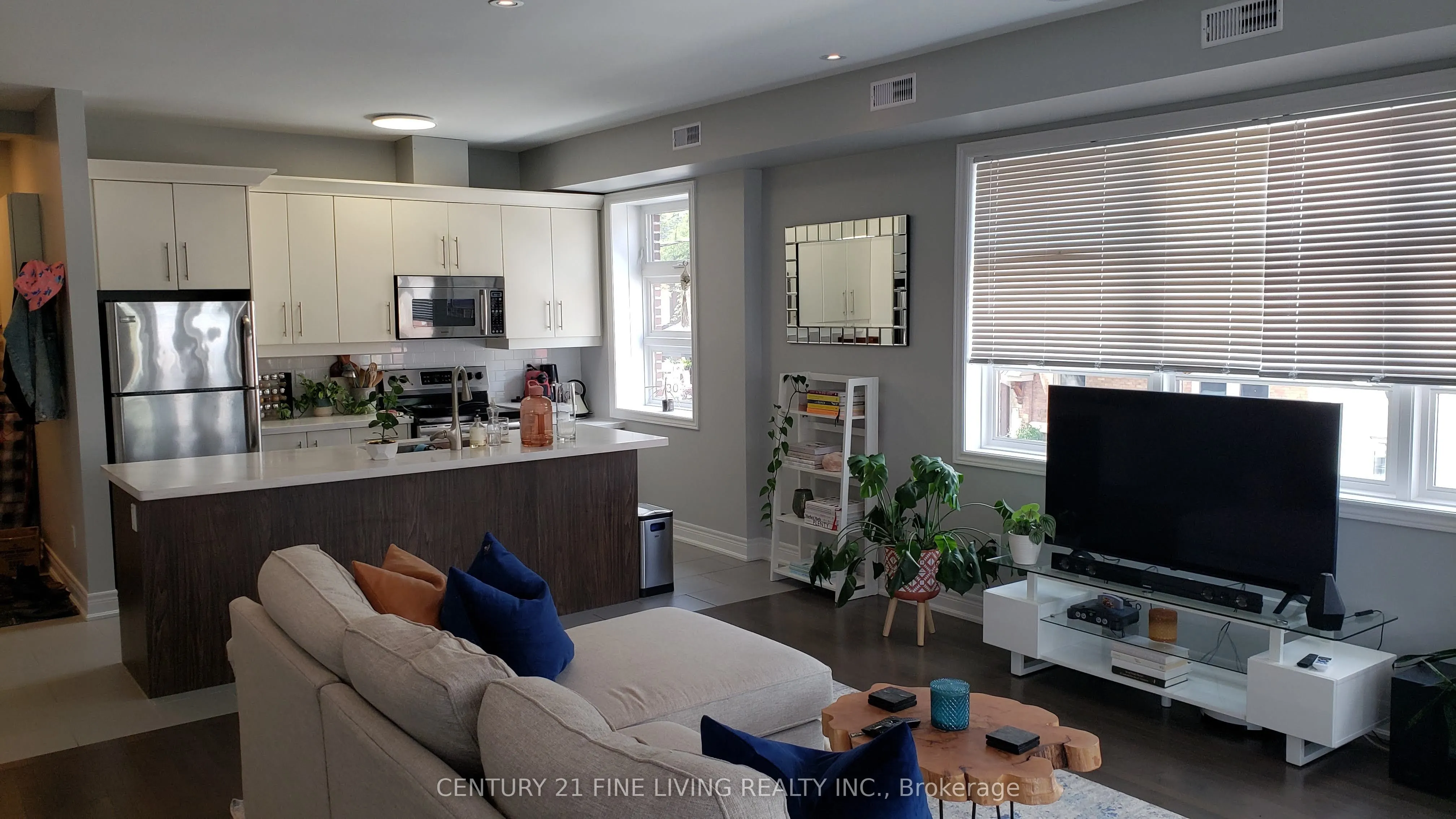 3077 Dundas Street W, #201