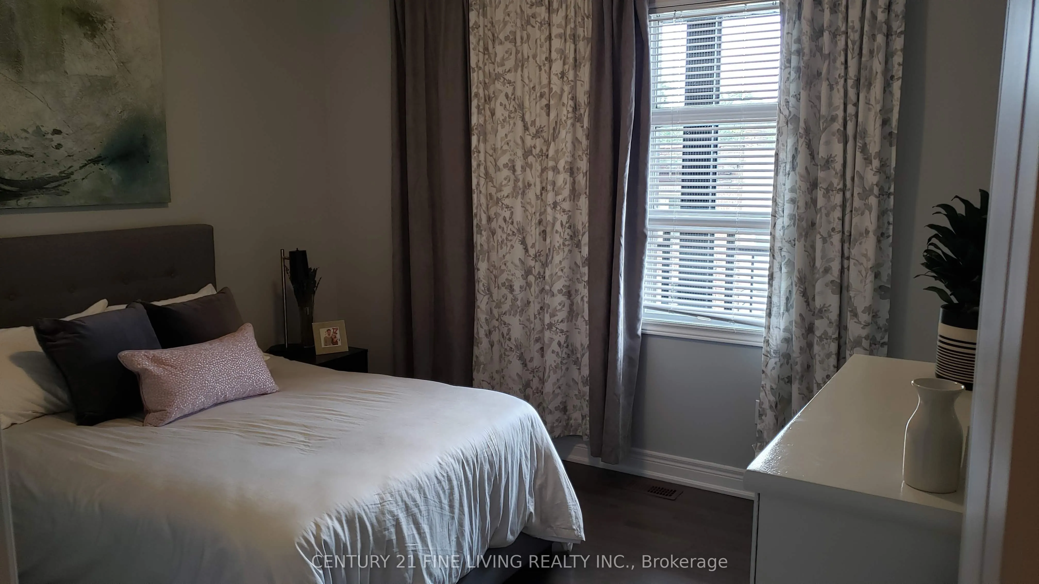 3077 Dundas Street W, #201
