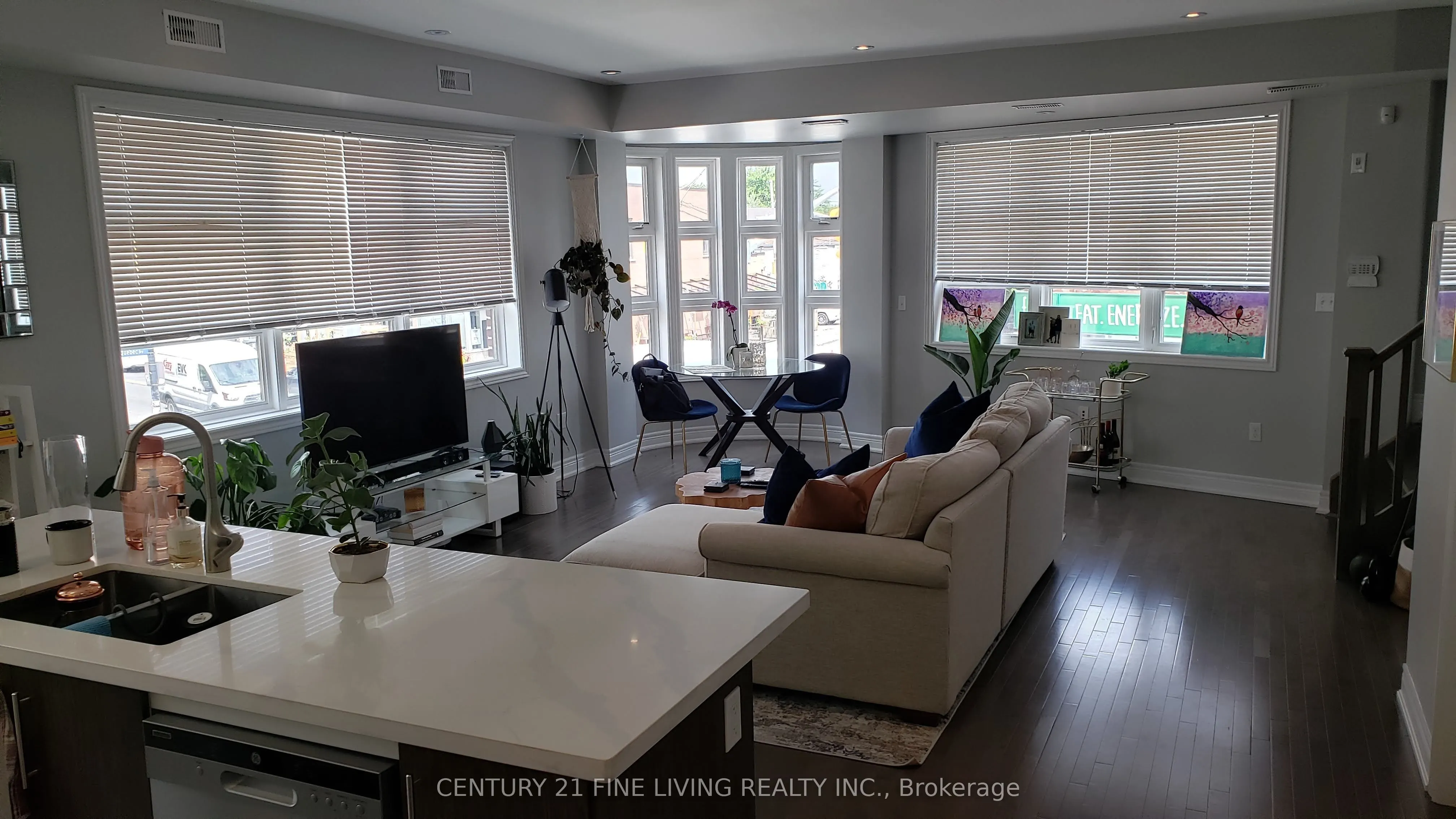 3077 Dundas Street W, #201