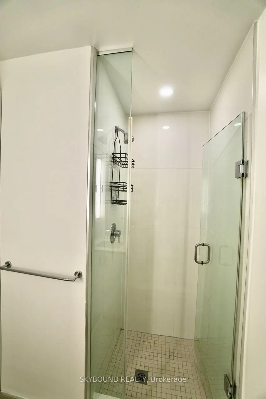 180 Veterans Drive, #611