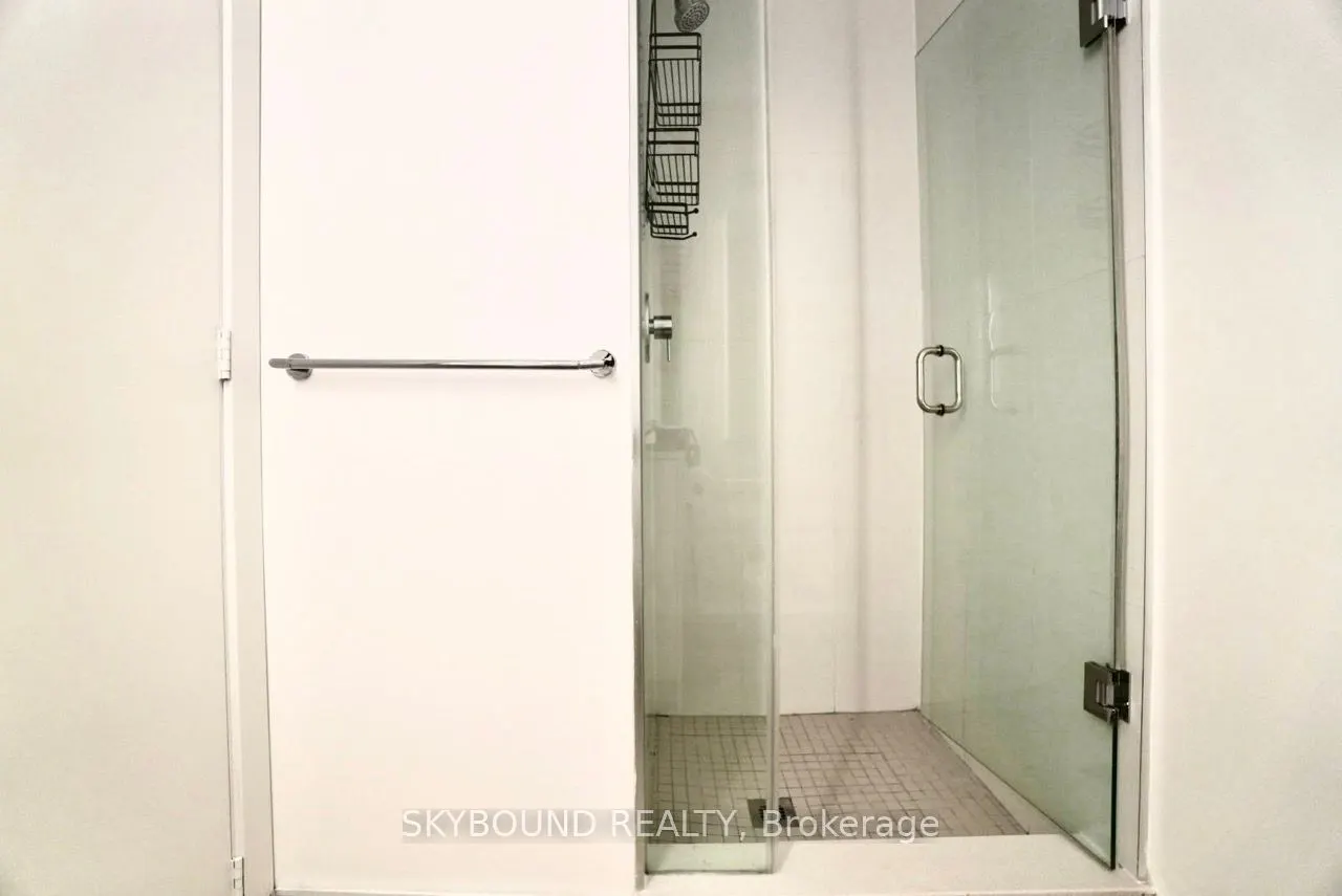180 Veterans Drive, #611