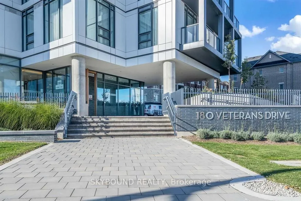 180 Veterans Drive, #611