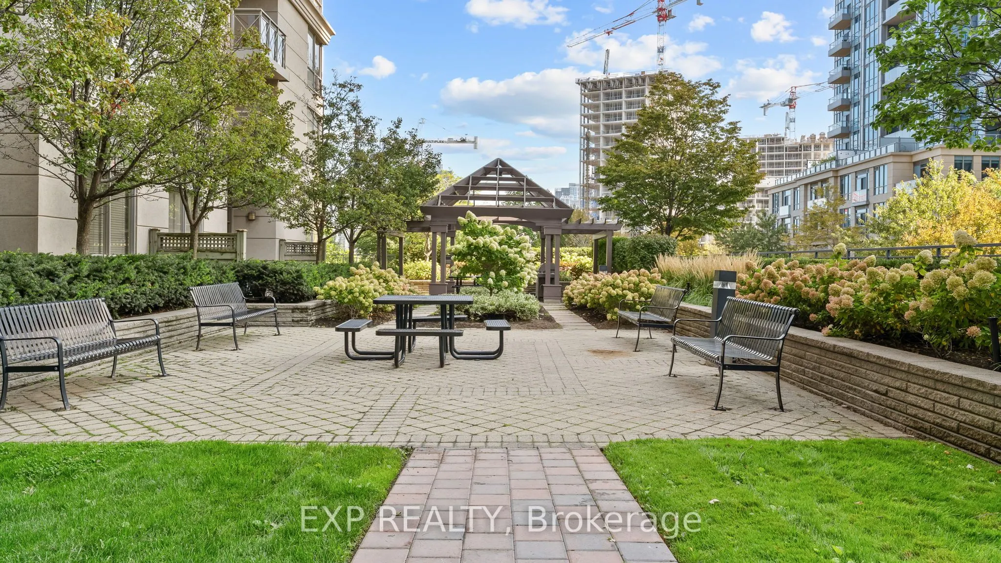 5233 Dundas Street W, #420