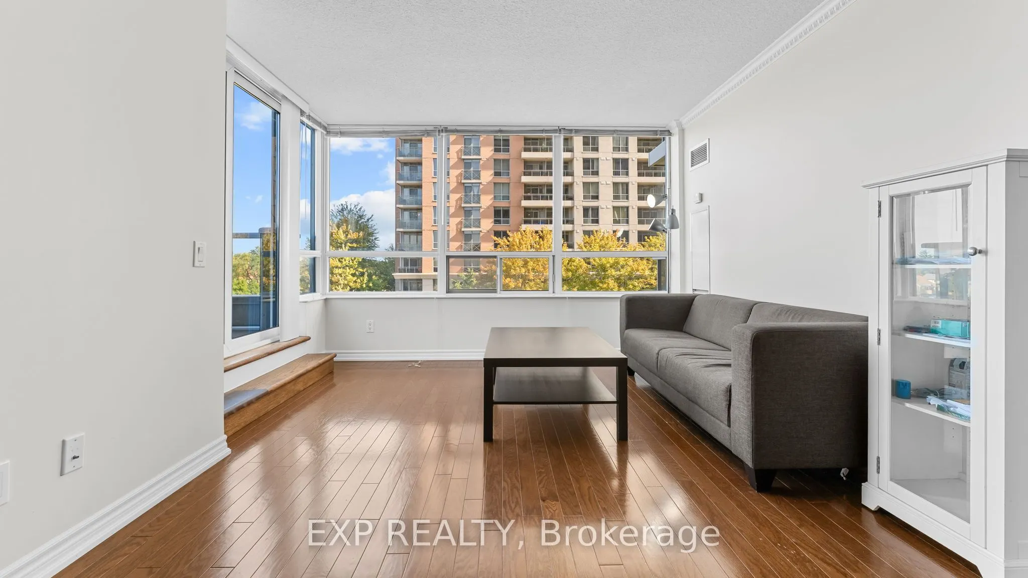 5233 Dundas Street W, #420