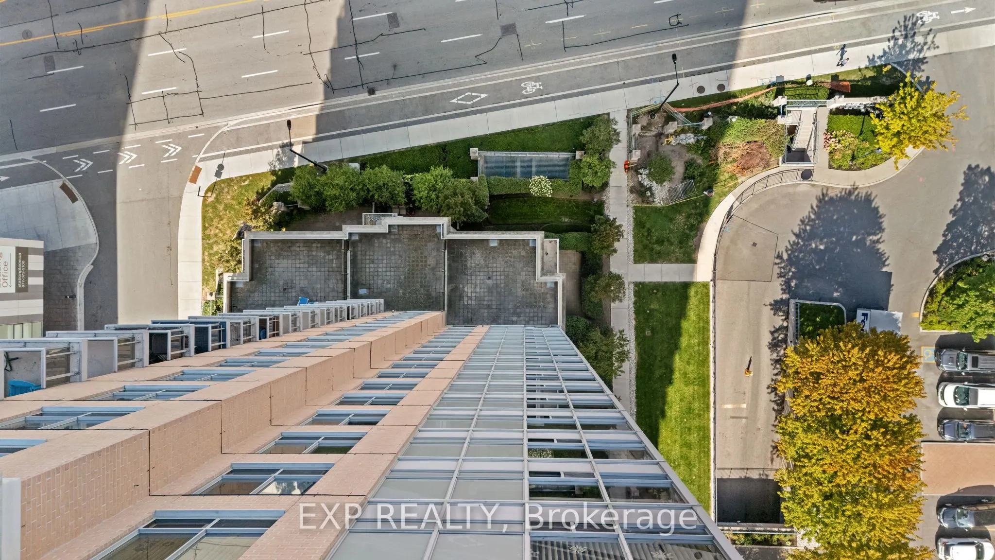 5233 Dundas Street W, #420