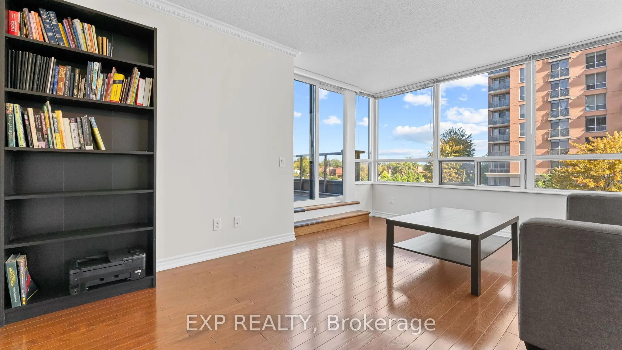 5233 Dundas Street W, #420