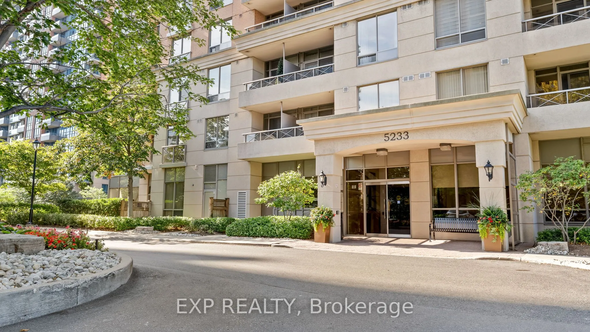 5233 Dundas Street W, #420