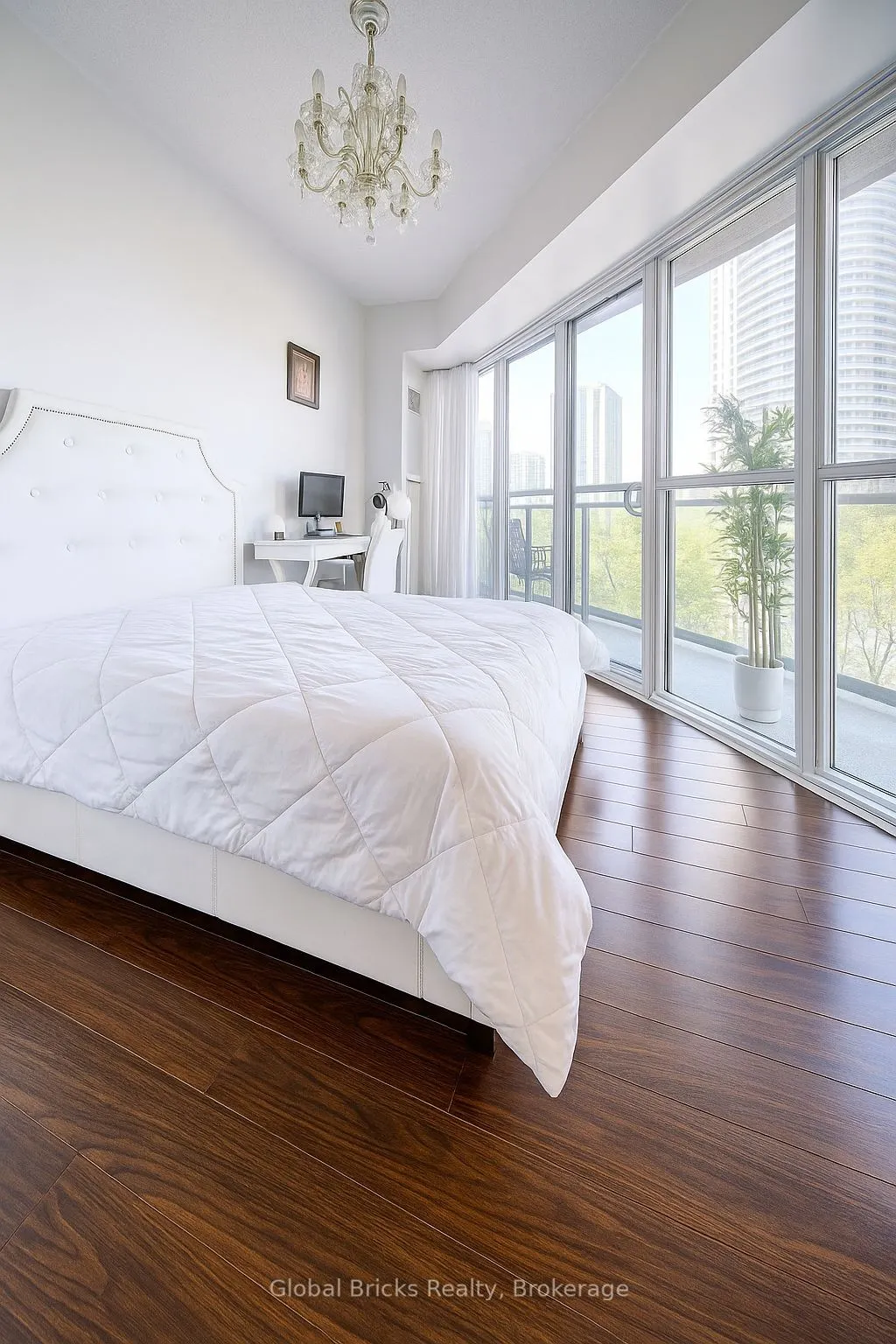 60 Absolute Avenue, #308