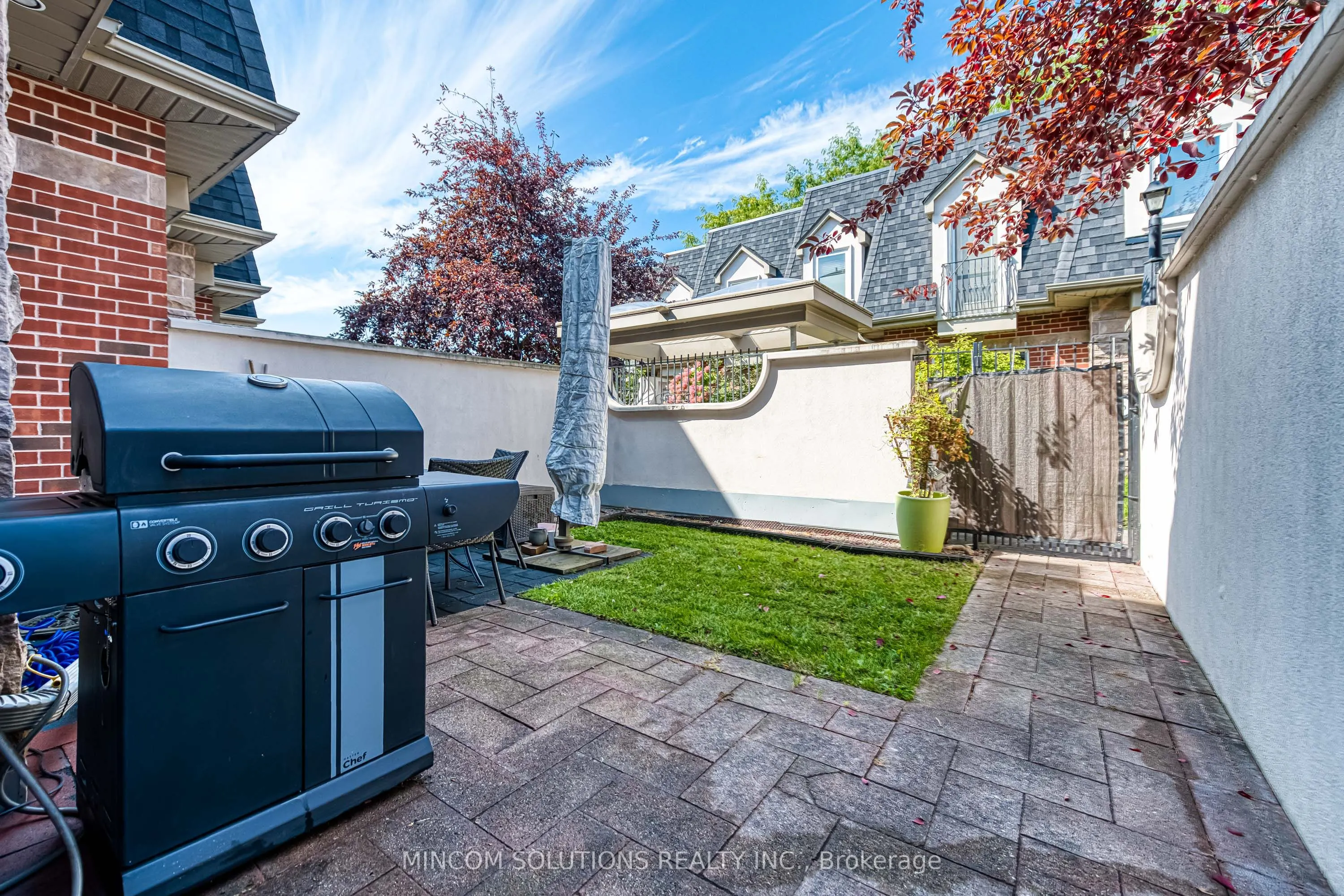 194 Lakeshore Road W, #3