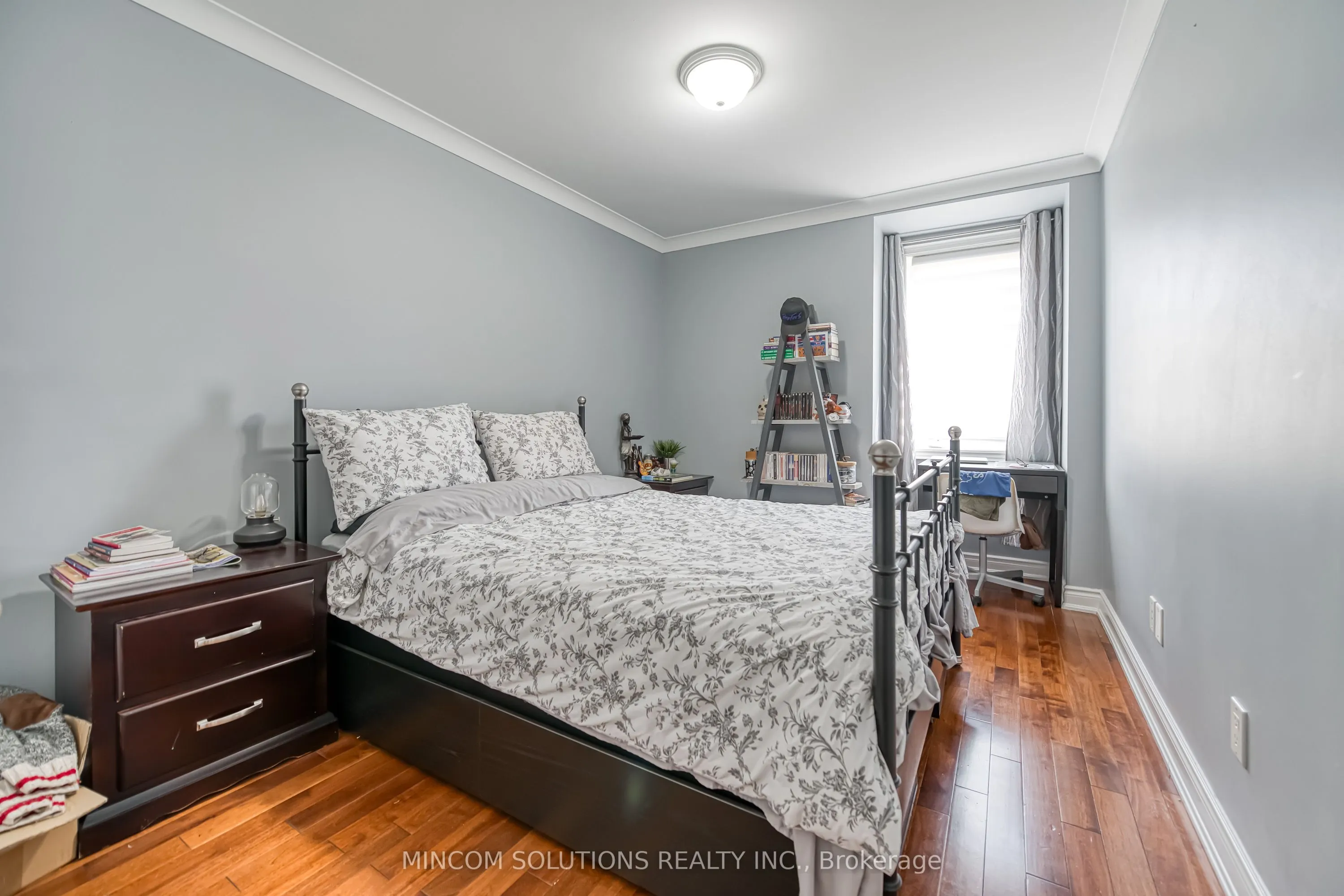 194 Lakeshore Road W, #3
