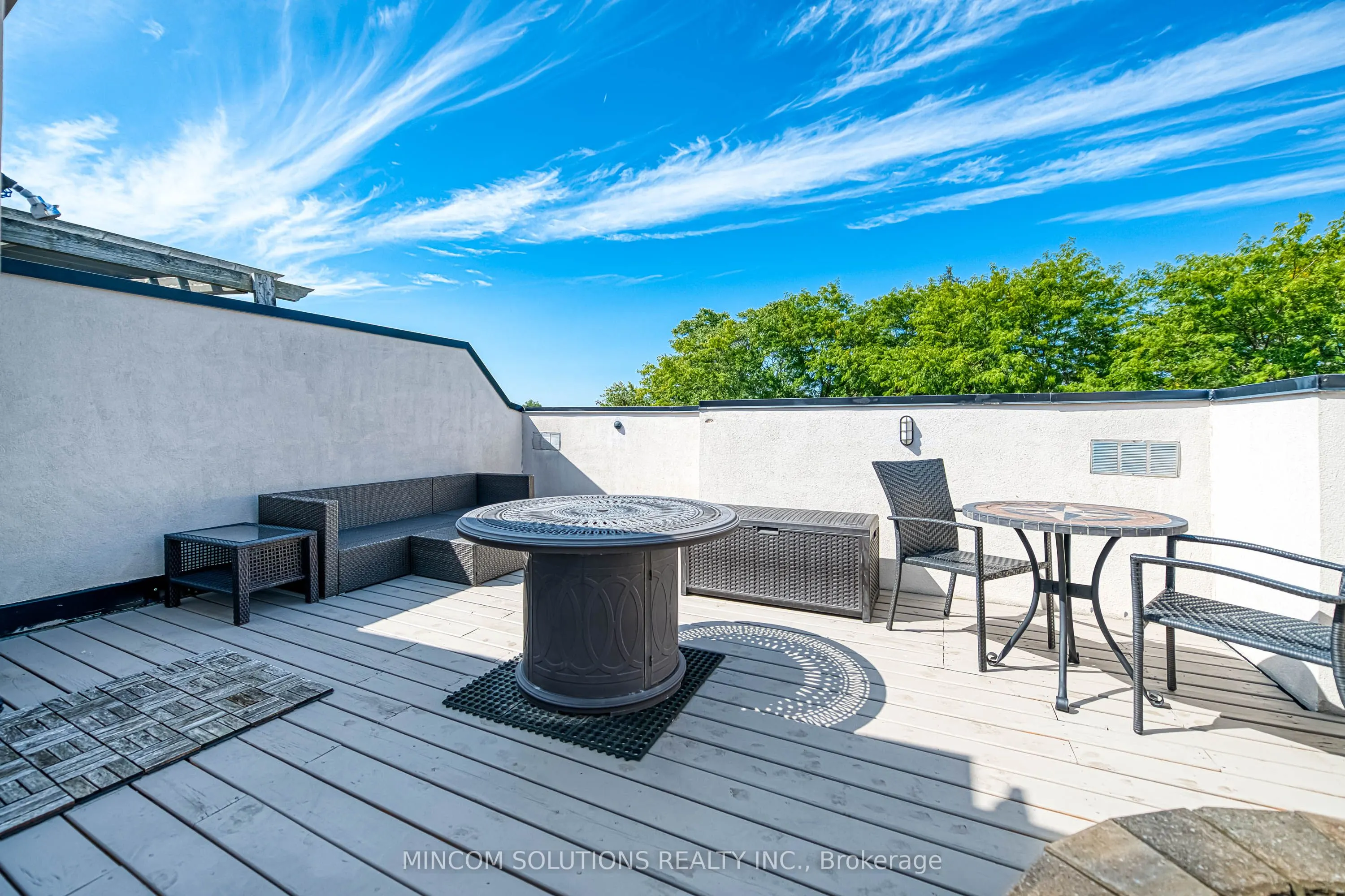 194 Lakeshore Road W, #3