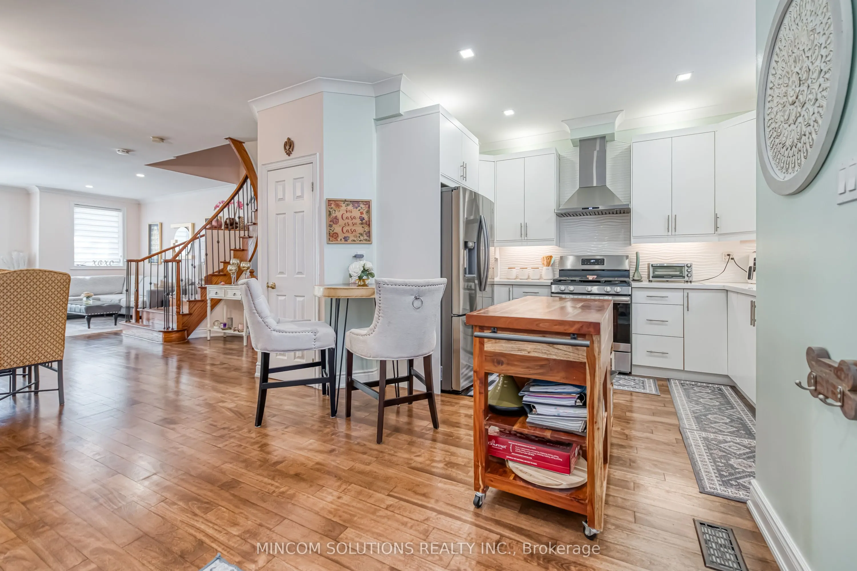 194 Lakeshore Road W, #3