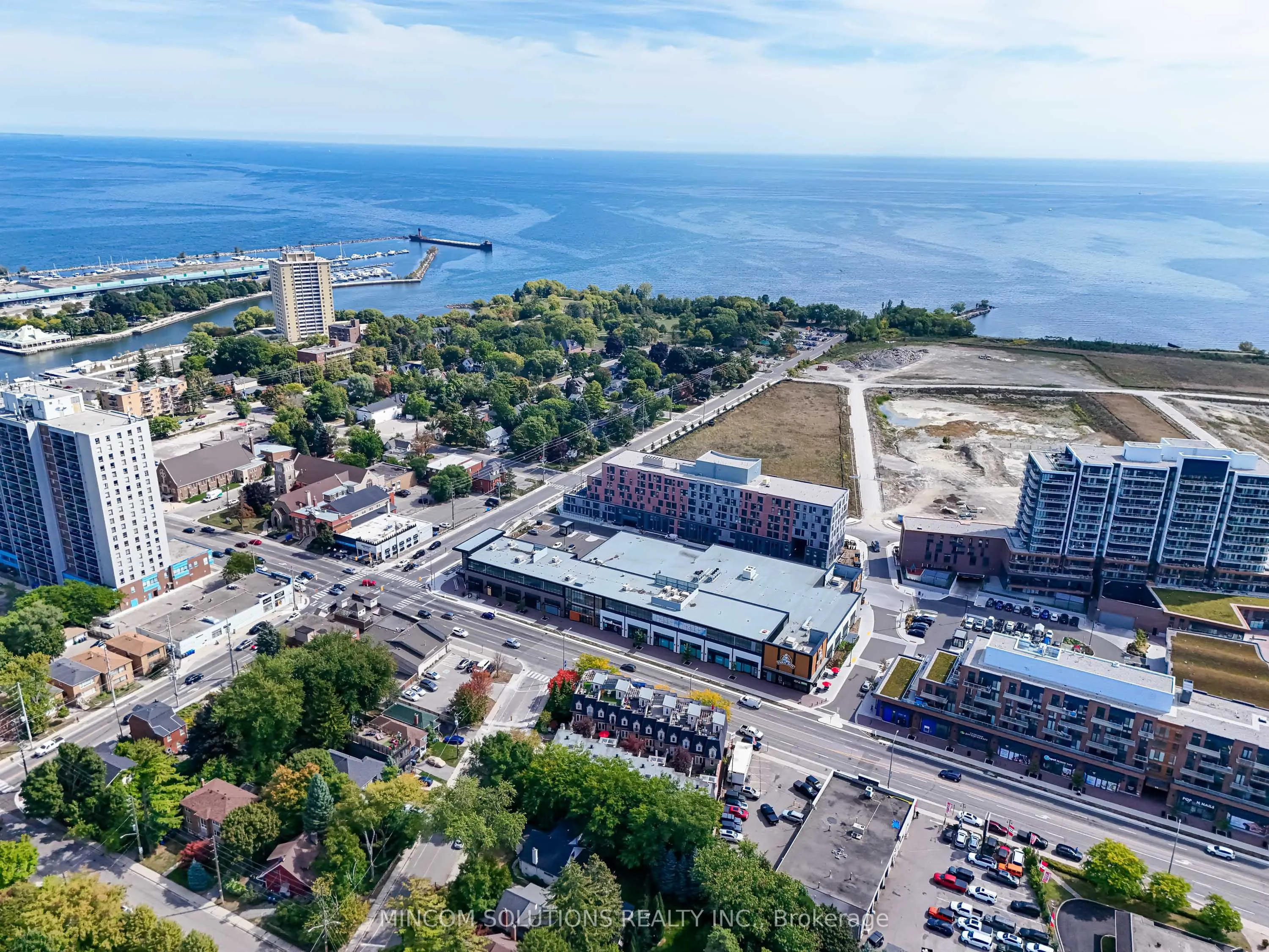 194 Lakeshore Road W, #3