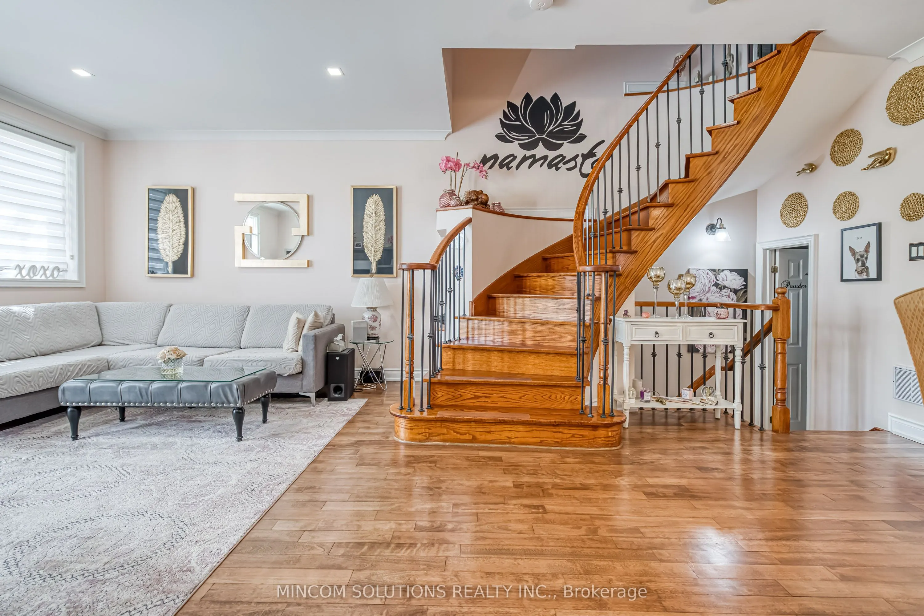 194 Lakeshore Road W, #3