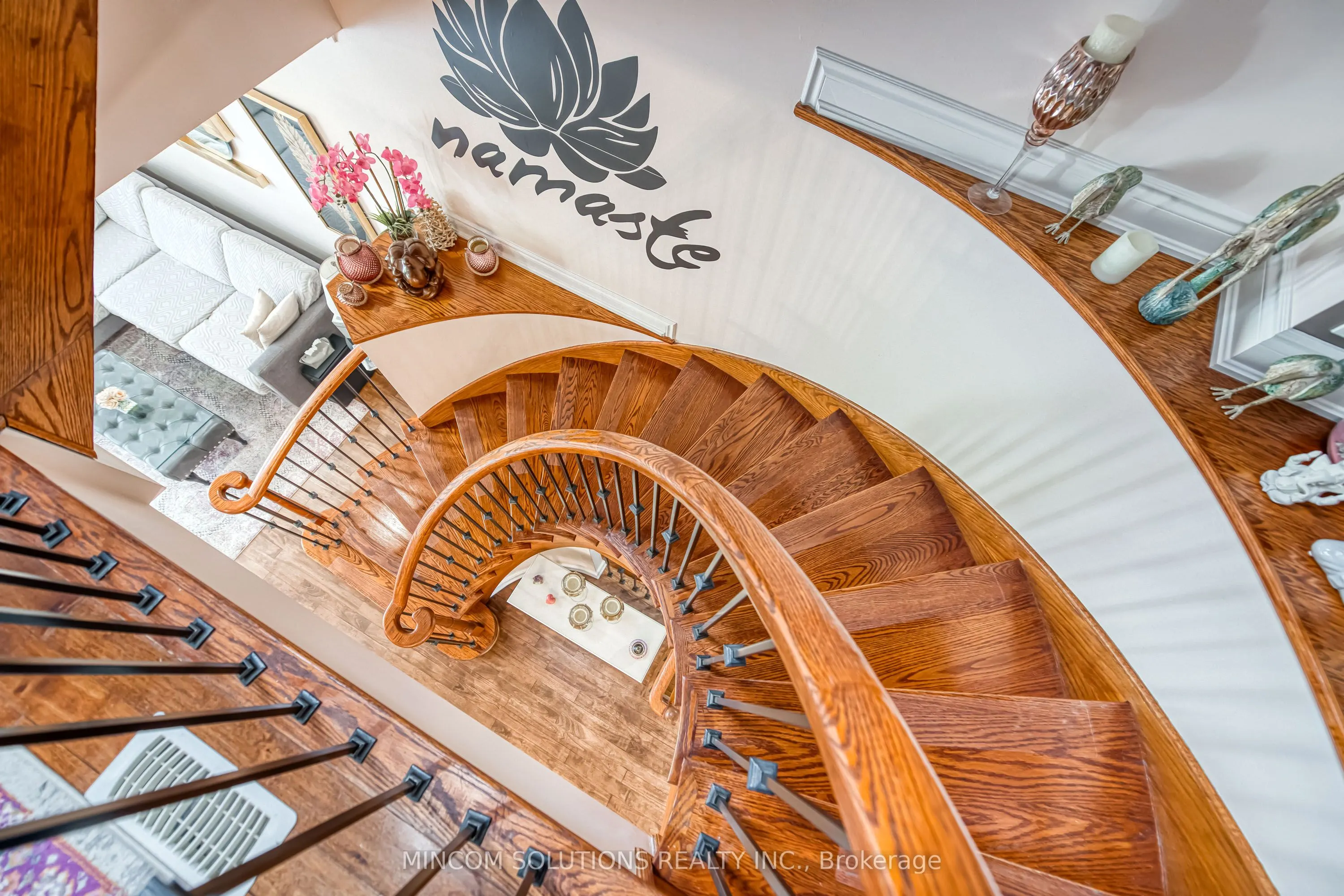 194 Lakeshore Road W, #3