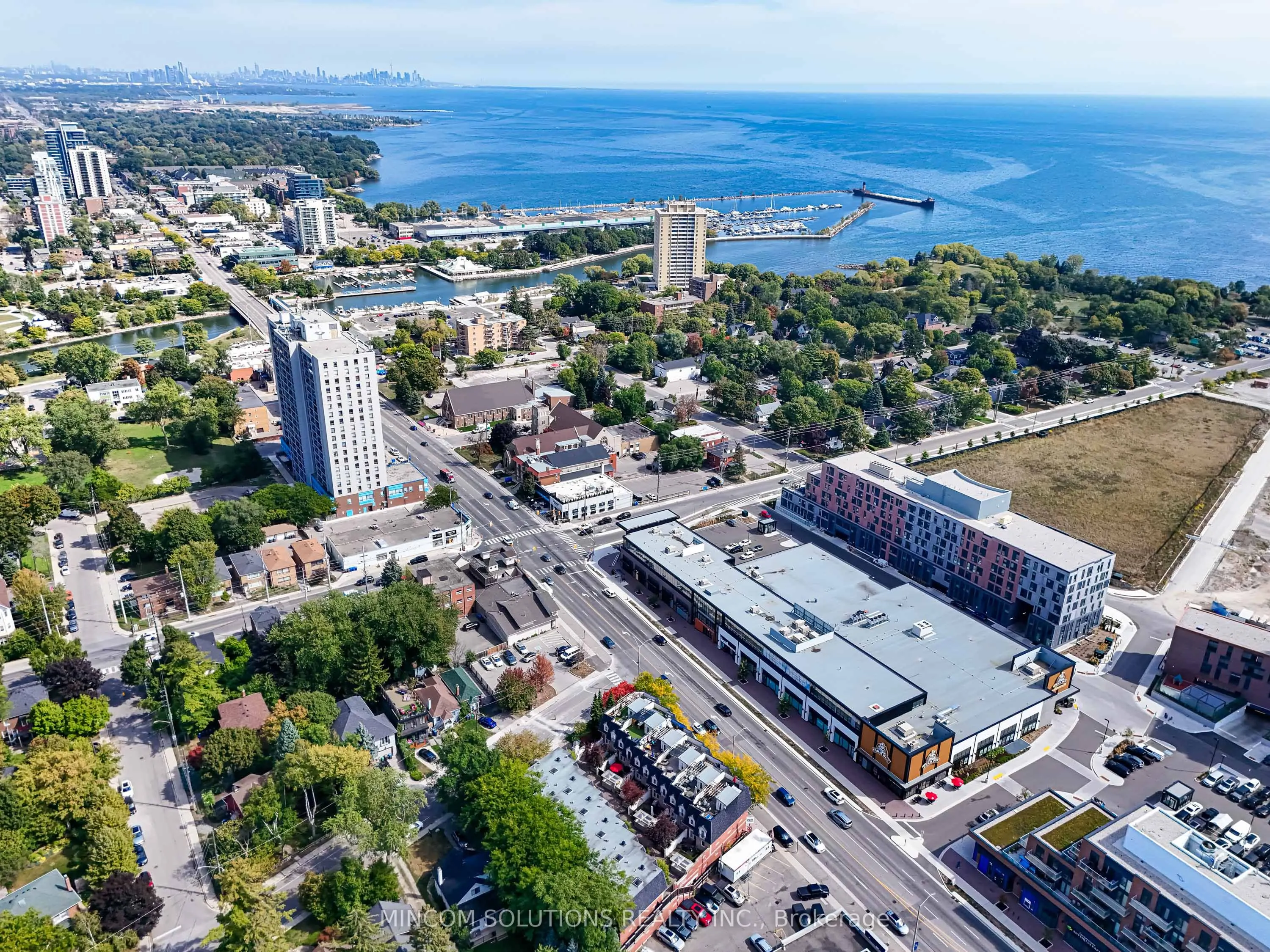194 Lakeshore Road W, #3