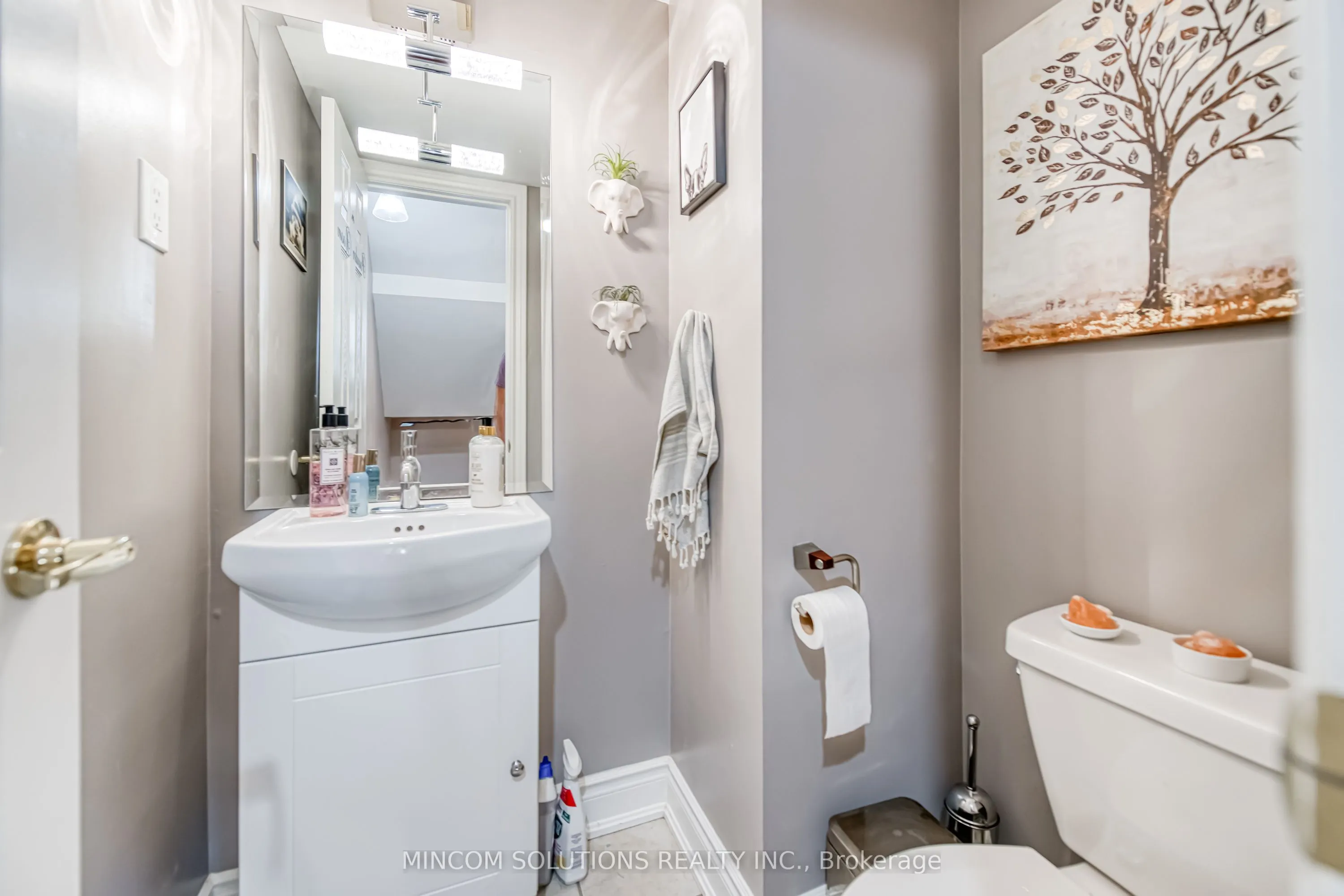 194 Lakeshore Road W, #3