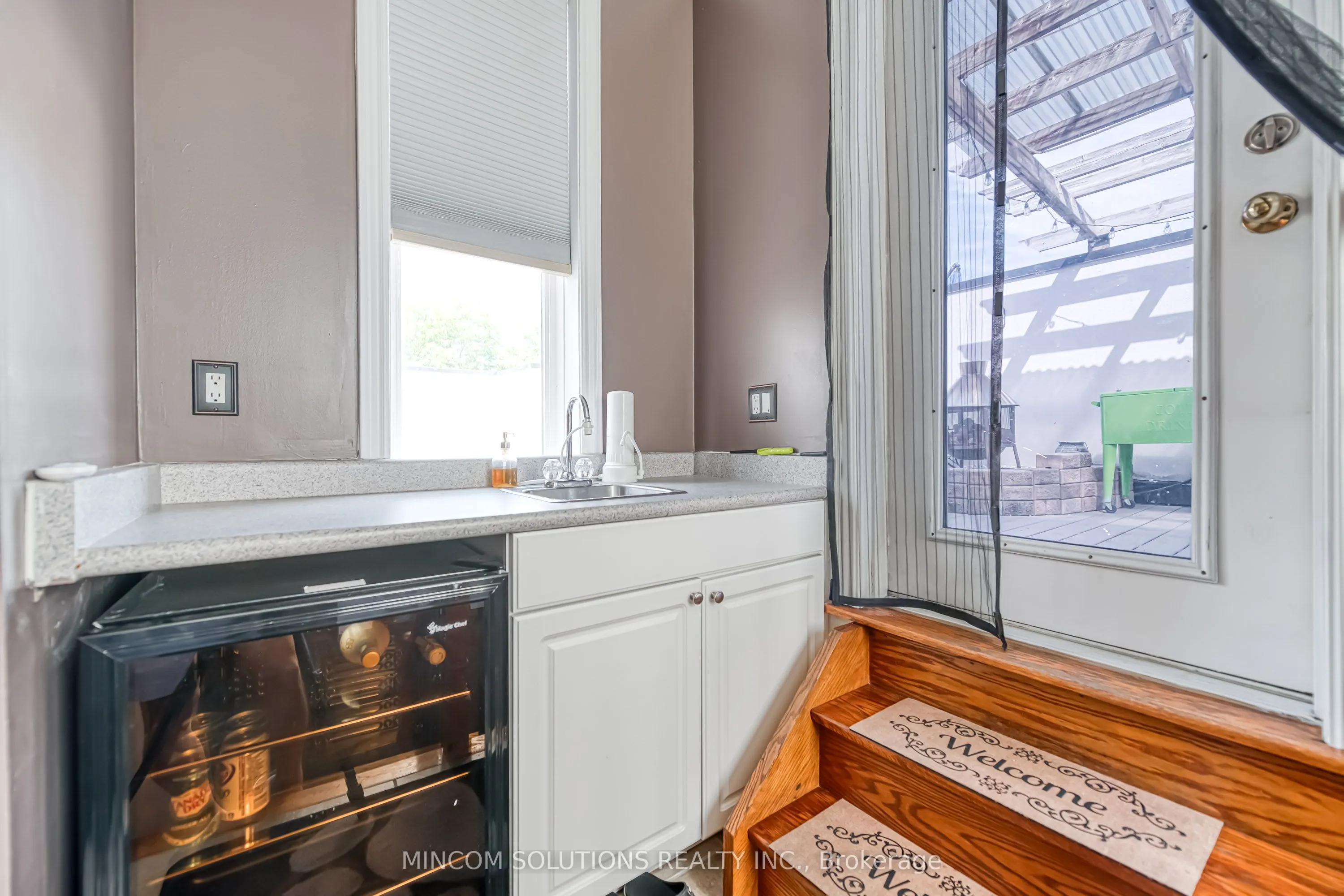 194 Lakeshore Road W, #3