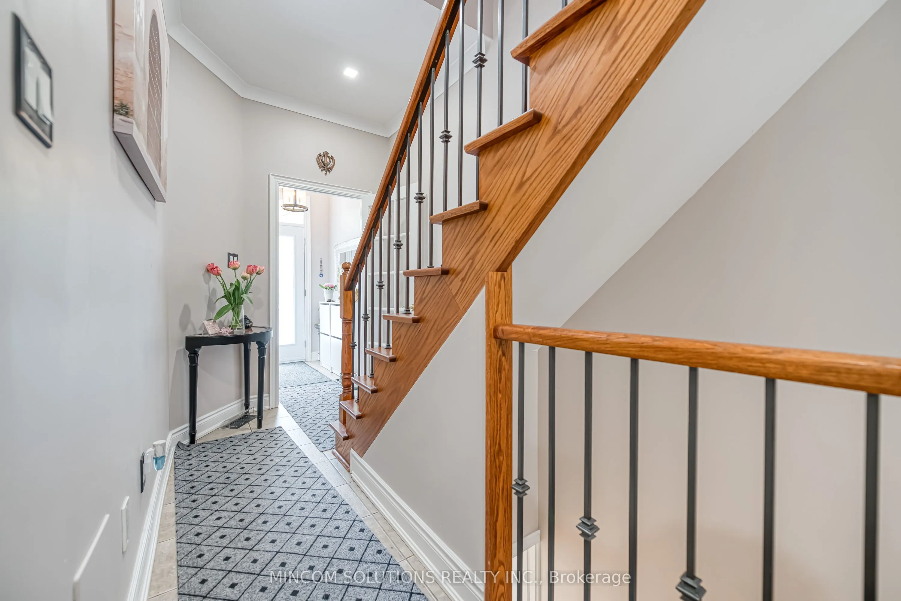 194 Lakeshore Road W, #3