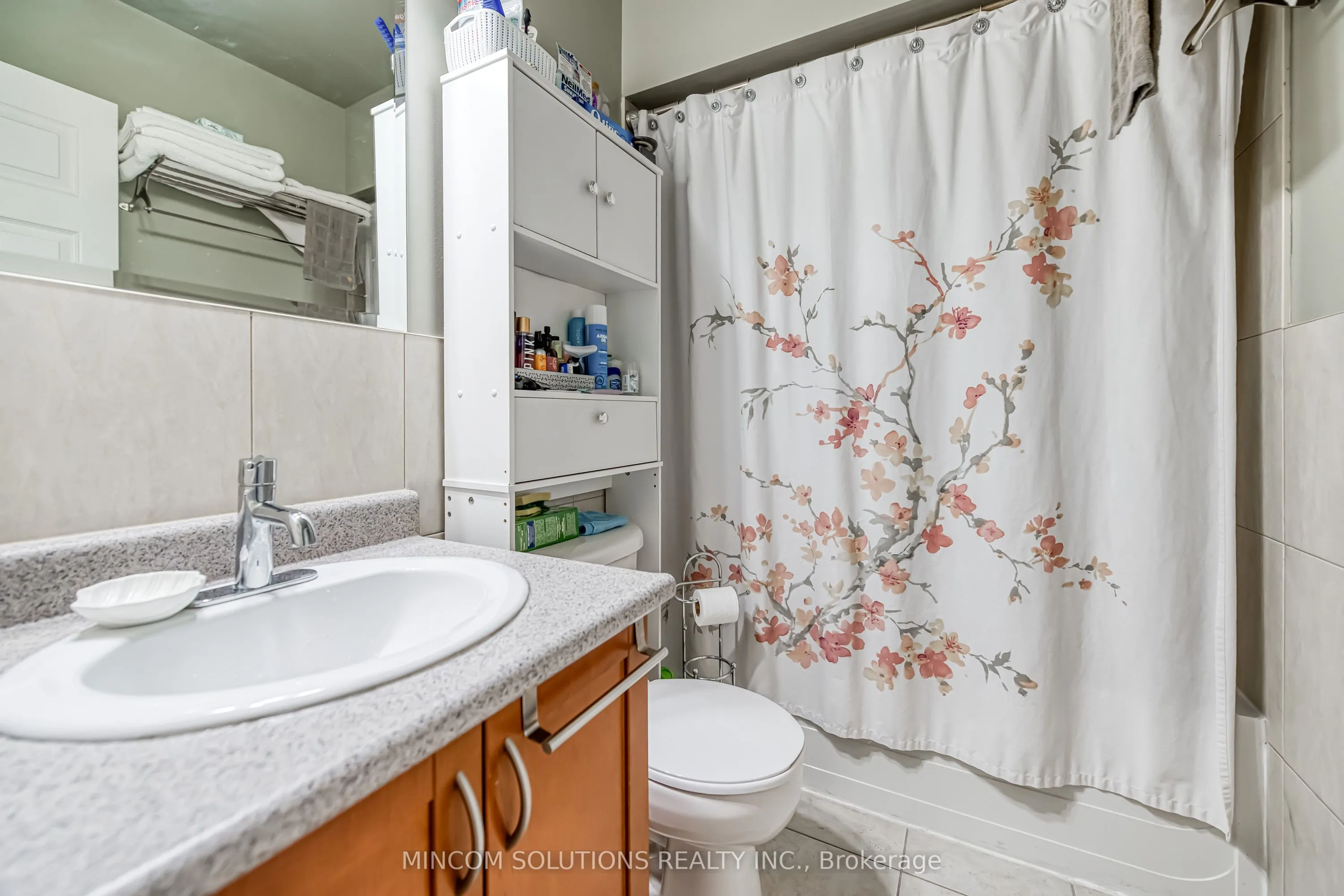 194 Lakeshore Road W, #3
