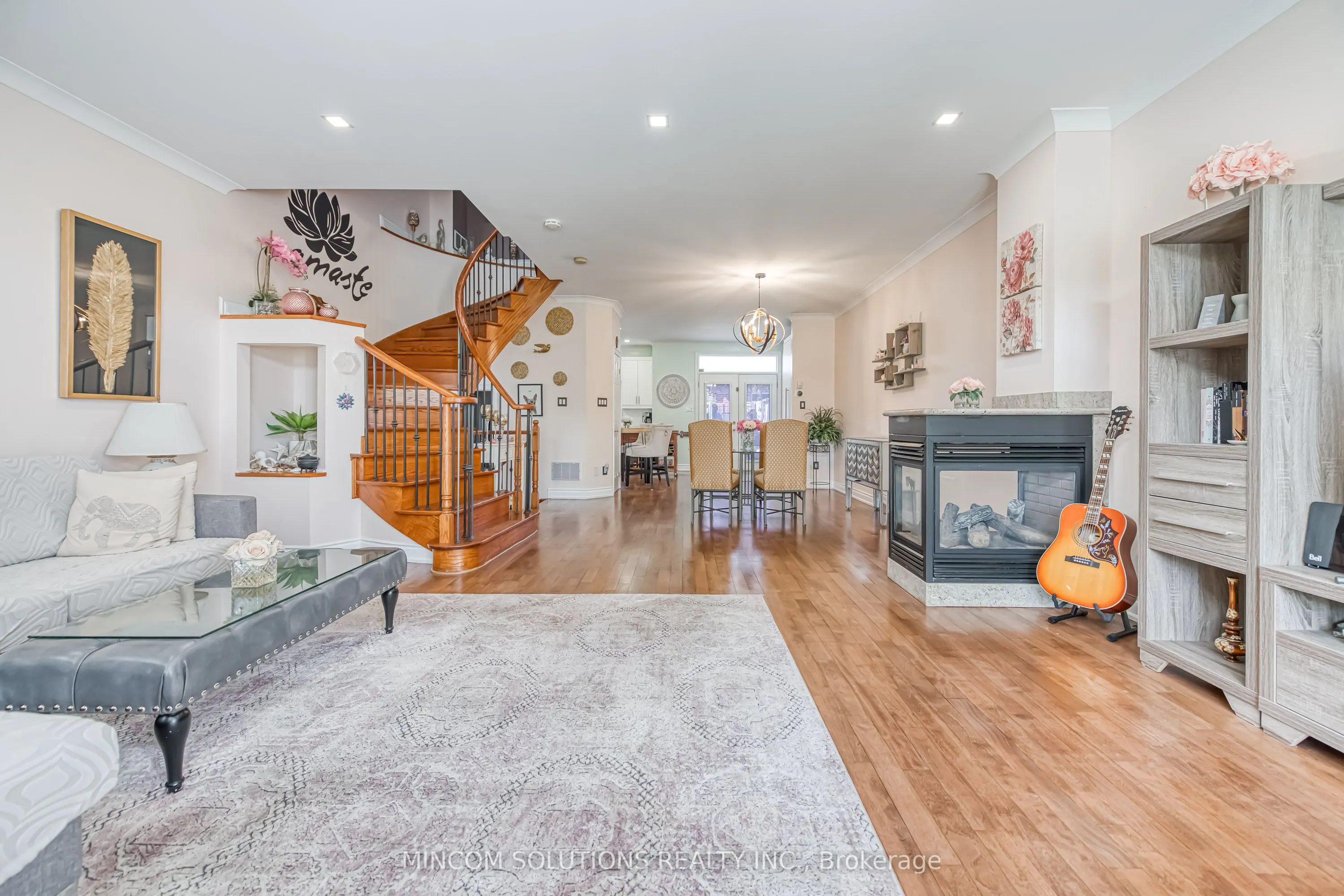 194 Lakeshore Road W, #3