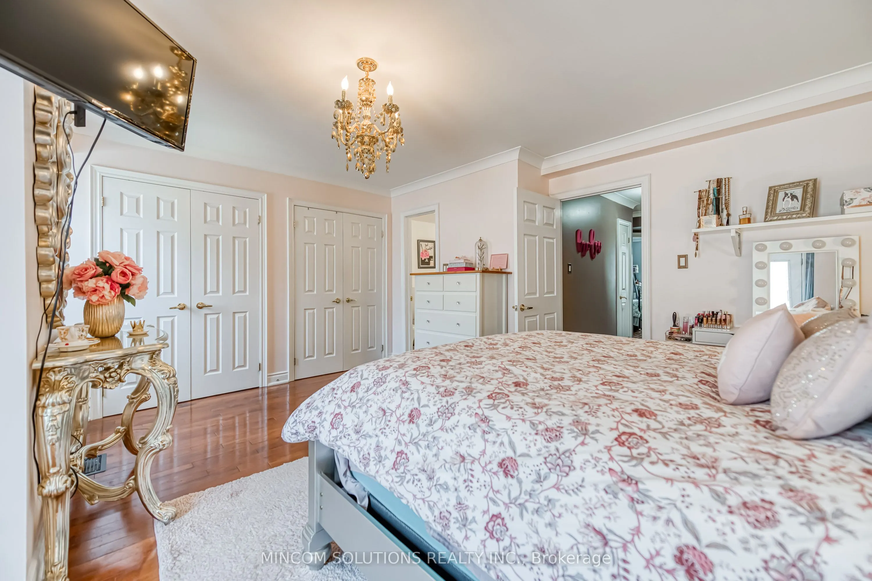 194 Lakeshore Road W, #3