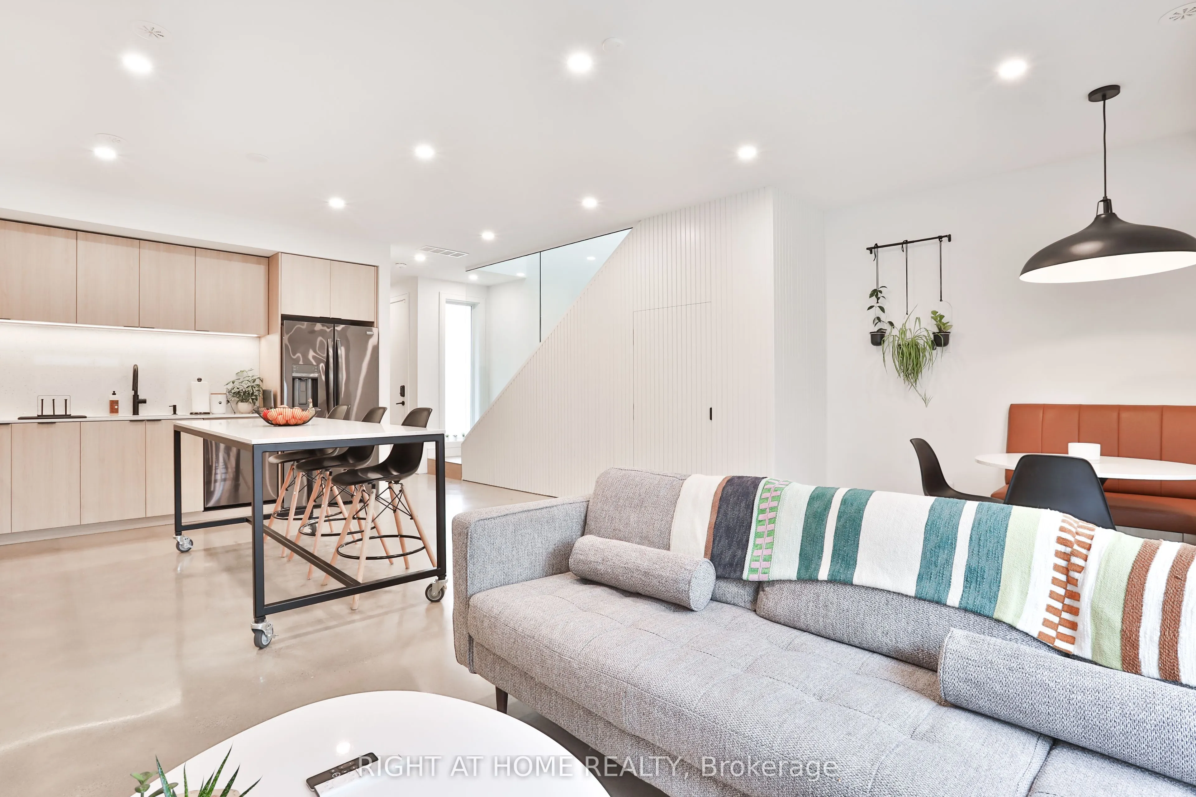 28 SALEM Avenue, #Laneway House