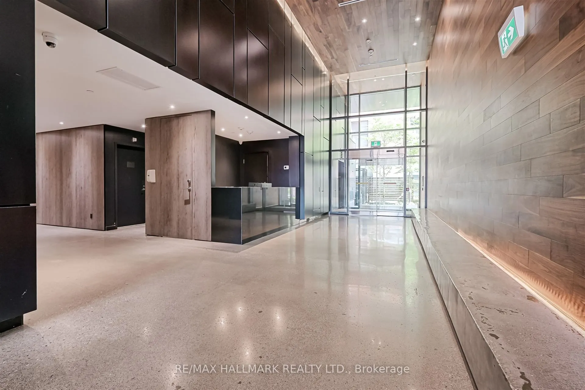 383 Sorauren Avenue, #209