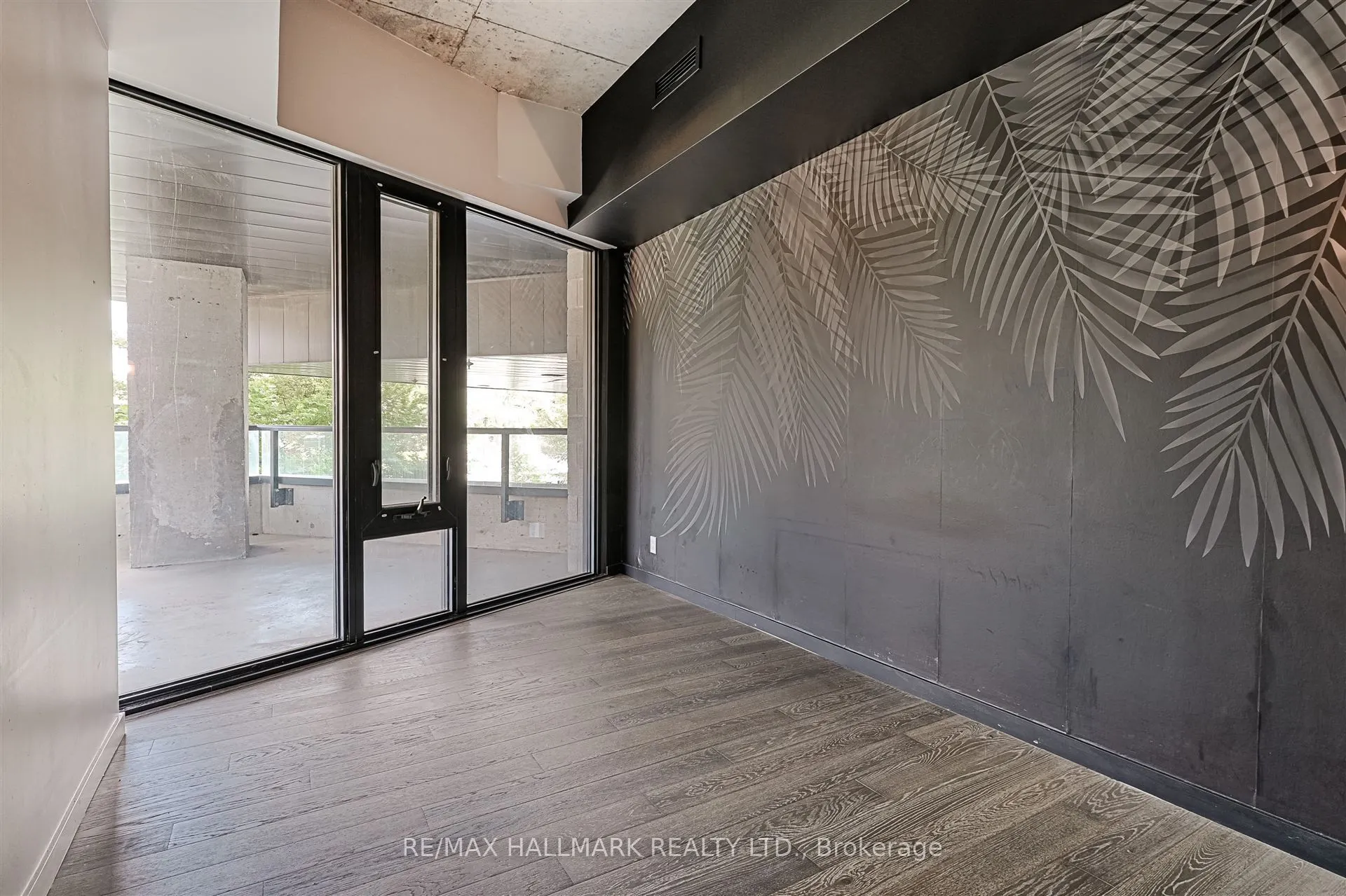 383 Sorauren Avenue, #209