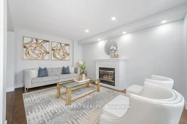 23 Fenflower Court