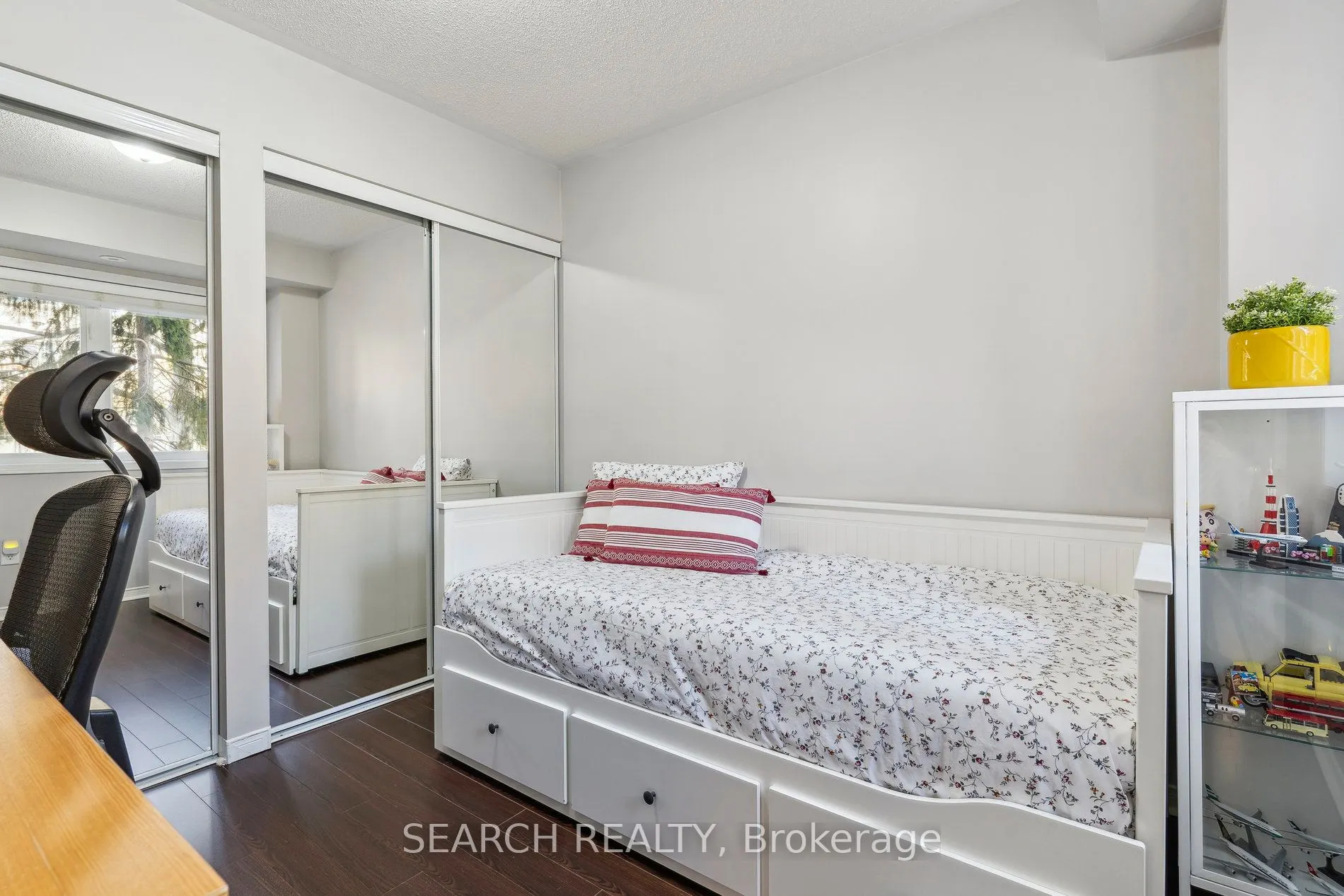 4975 Southampton Drive, #202
