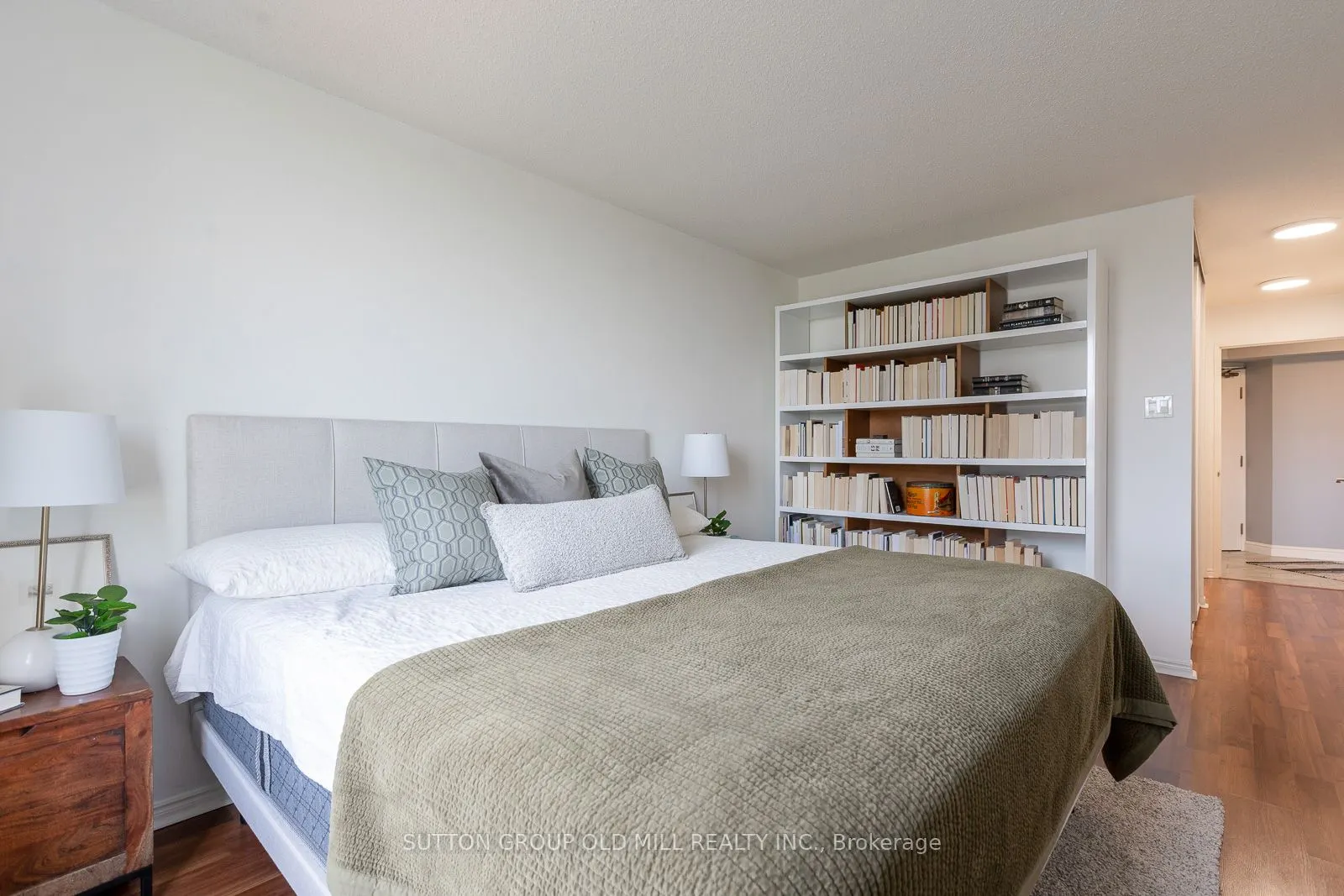 1485 Lakeshore Road E, #1014