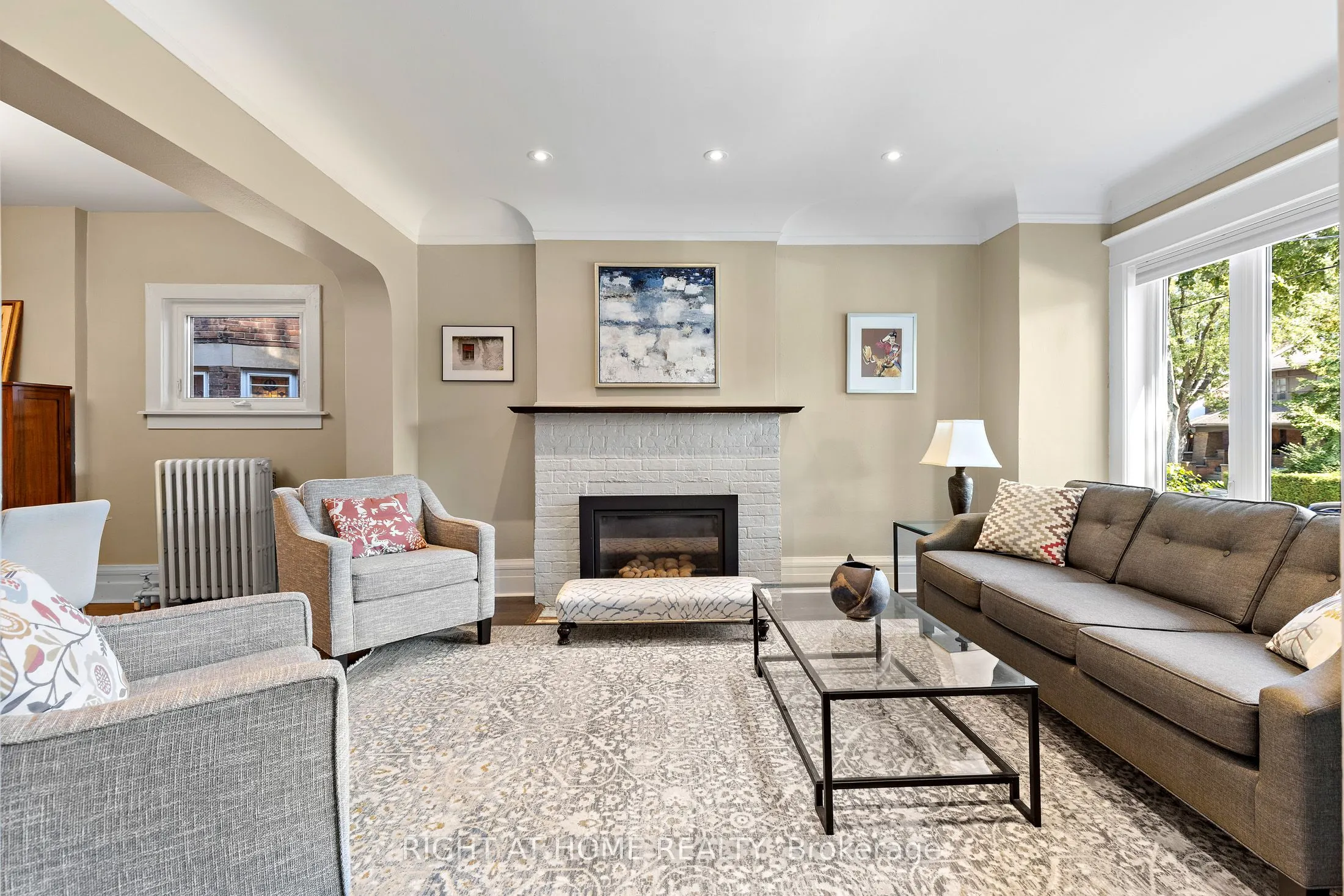 6 Lauder Avenue