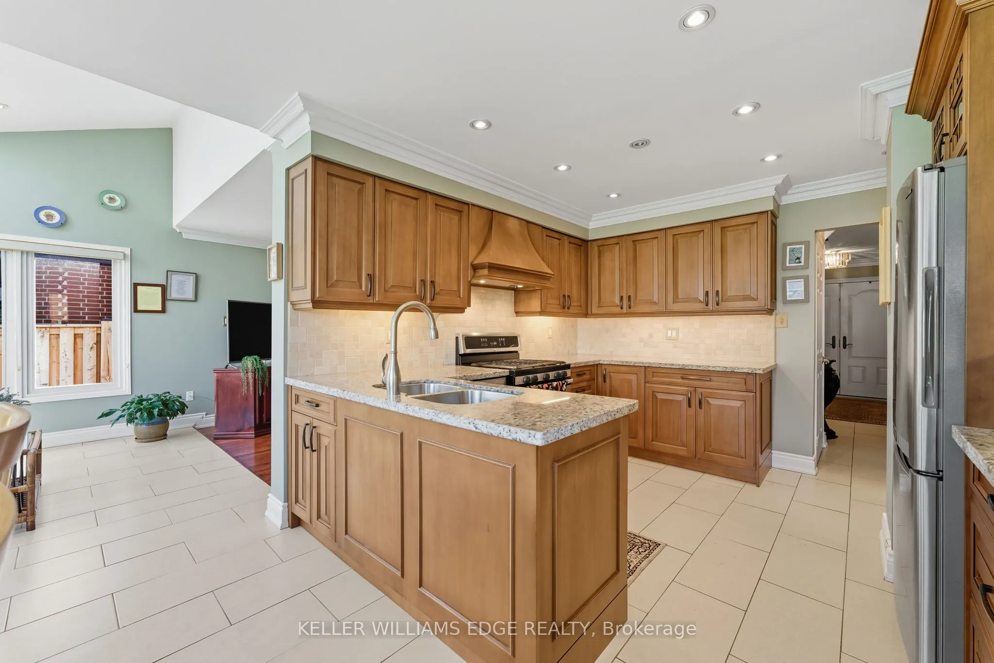 3043 Vanderbilt Road