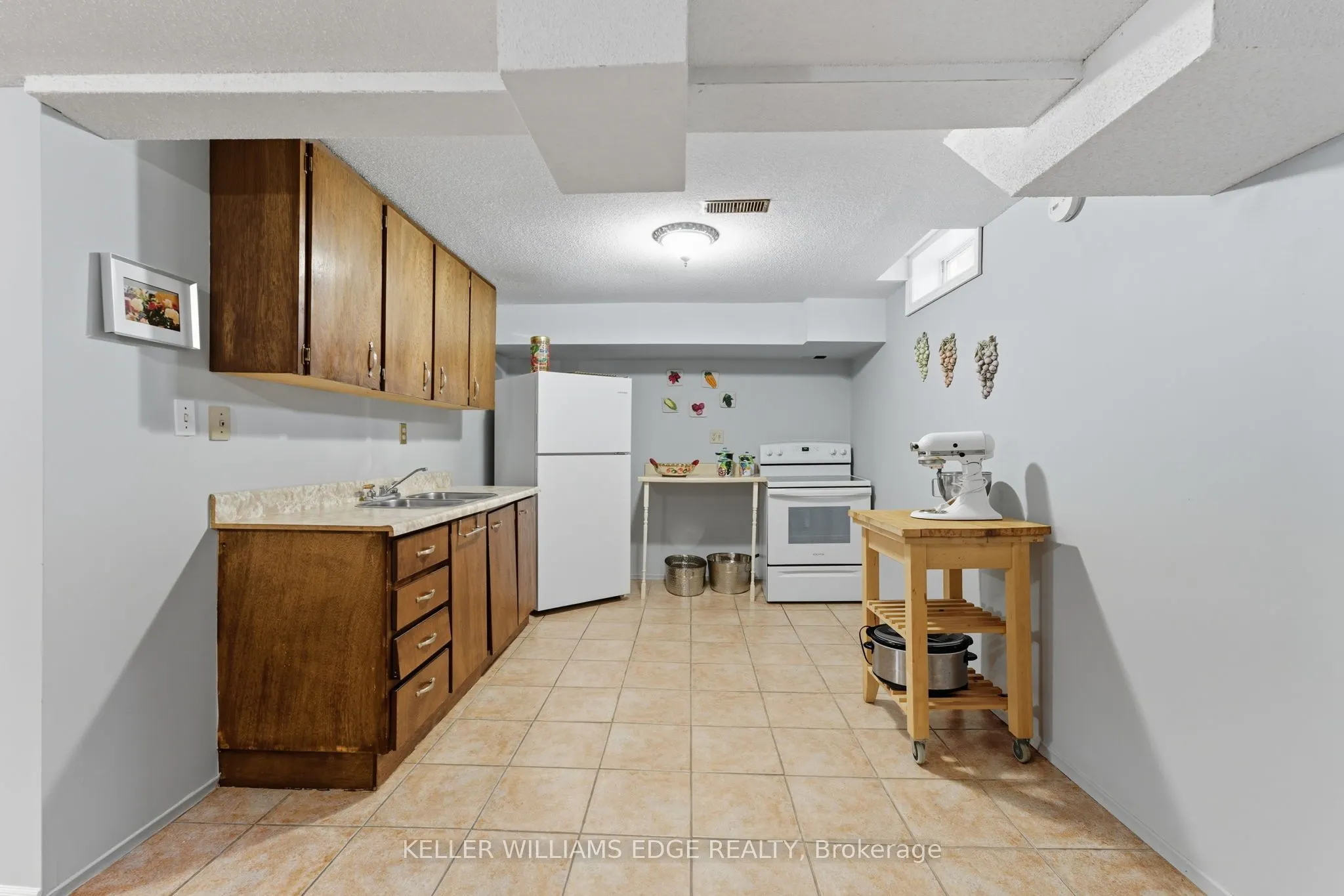 3043 Vanderbilt Road