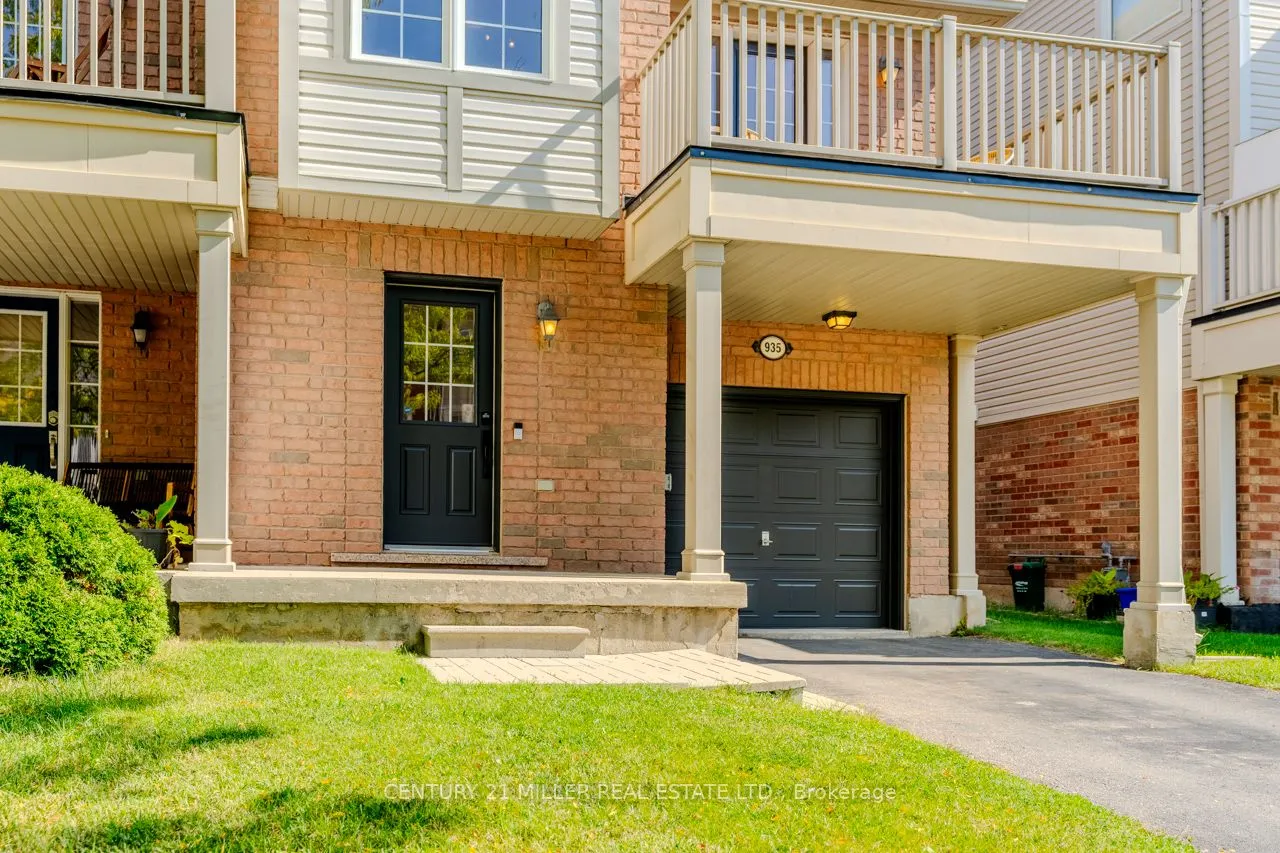 935 Deverell Place