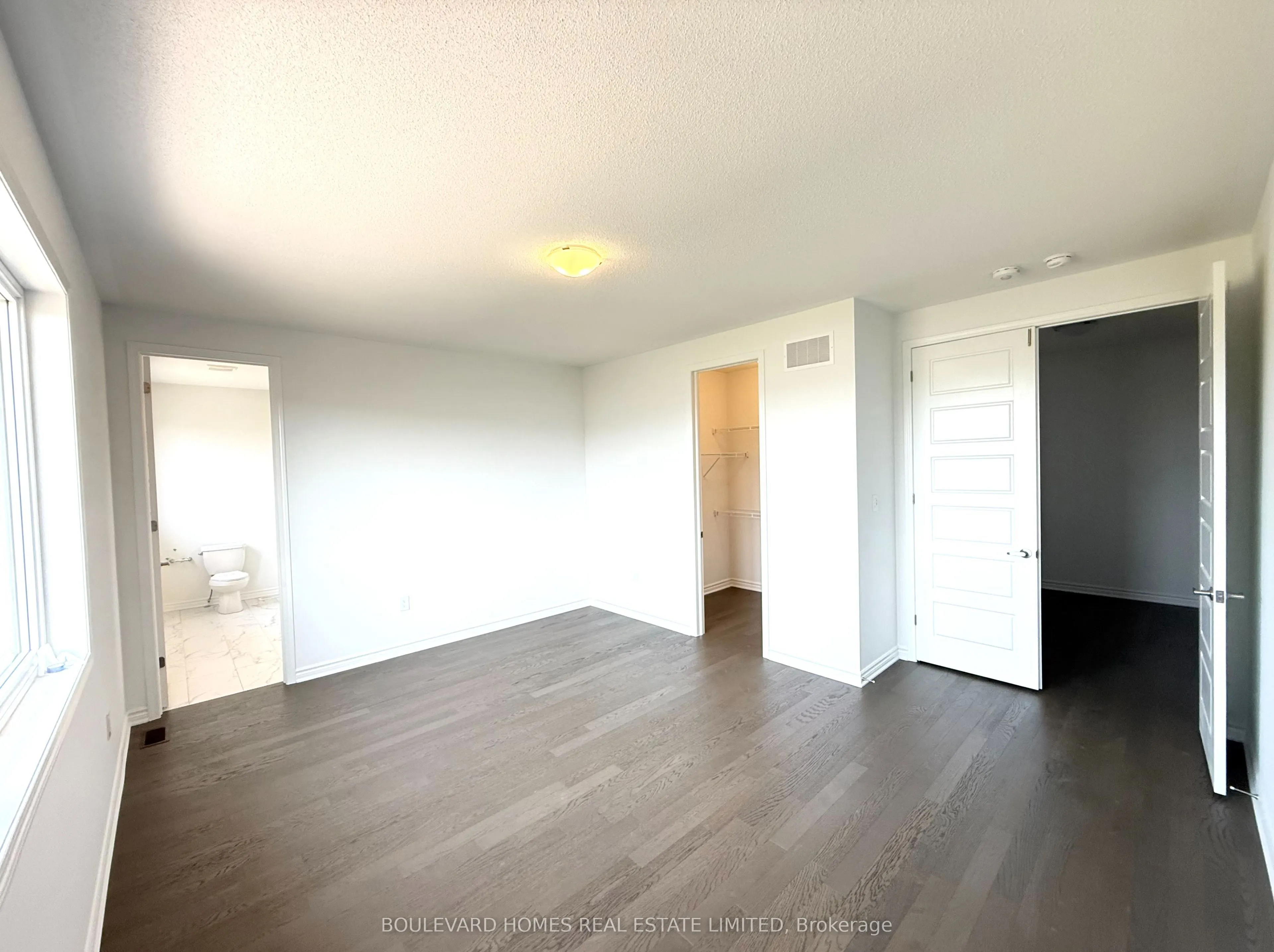 1561 Rothbury Cres Crescent